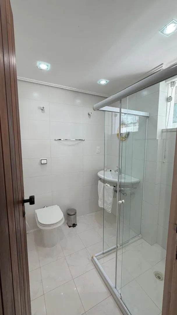 APARTAMENTO 4 QUARTOS SU&Iacute;TES 2 GARAGENS ELEVADOR &Agrave; VENDA NA GRA&Ccedil;A Rua da Paz Salvador - 