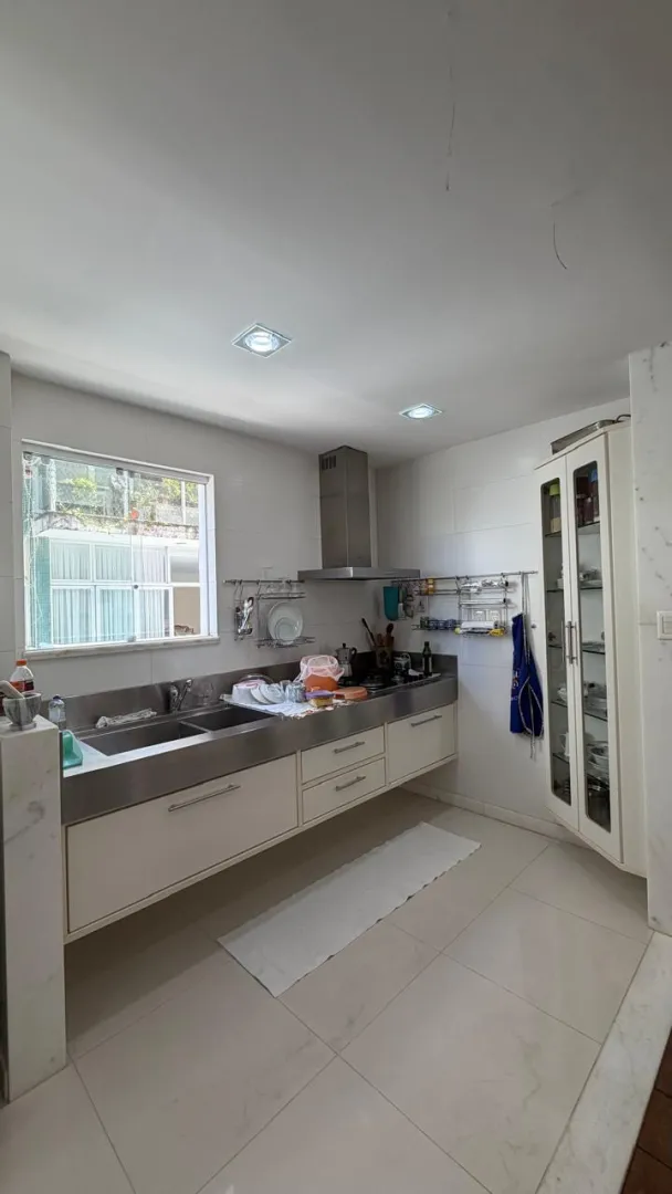 APARTAMENTO 4 QUARTOS SU&Iacute;TES 2 GARAGENS ELEVADOR &Agrave; VENDA NA GRA&Ccedil;A Rua da Paz Salvador - 