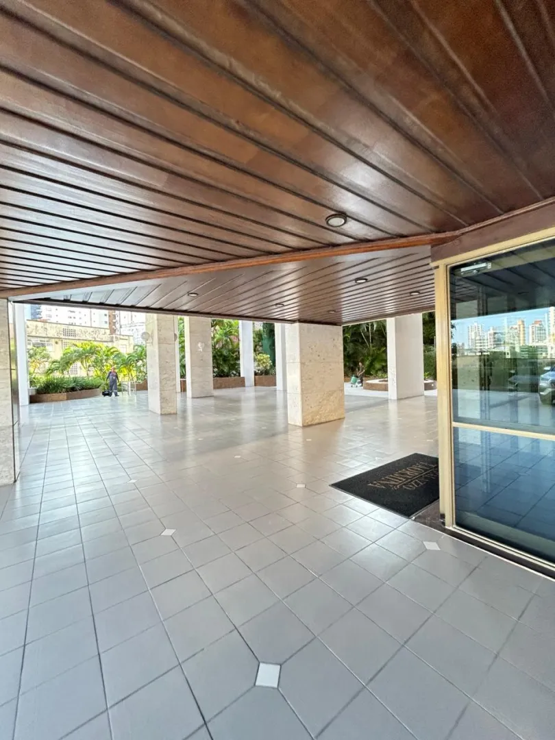 APARTAMENTO 330m&sup2; 4 SU&Iacute;TES ANDAR ALTO VARANDA QUADRA &Agrave; VENDA NA BARRA! Rua Tenente Pires Ferreira Salvador - 