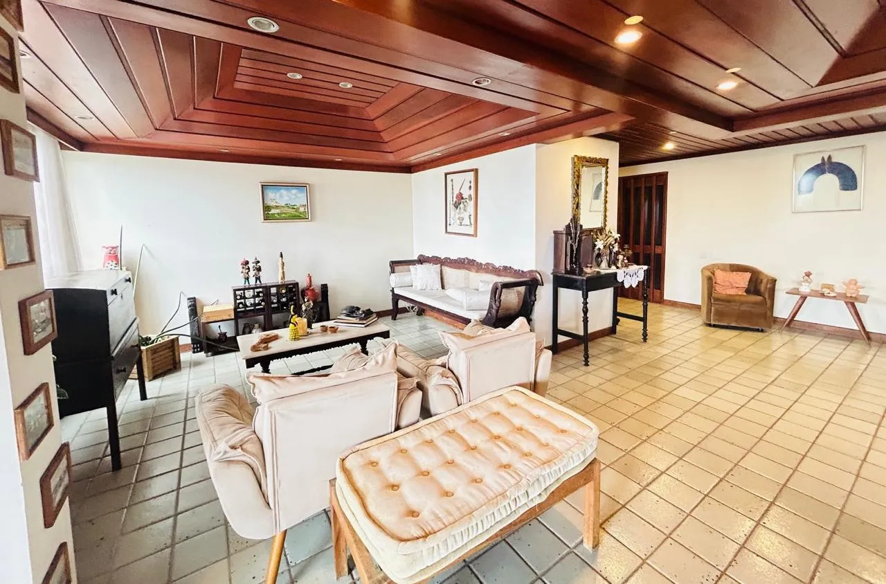 APARTAMENTO 330m&sup2; 4 SU&Iacute;TES ANDAR ALTO VARANDA QUADRA &Agrave; VENDA NA BARRA! Rua Tenente Pires Ferreira Salvador - 
