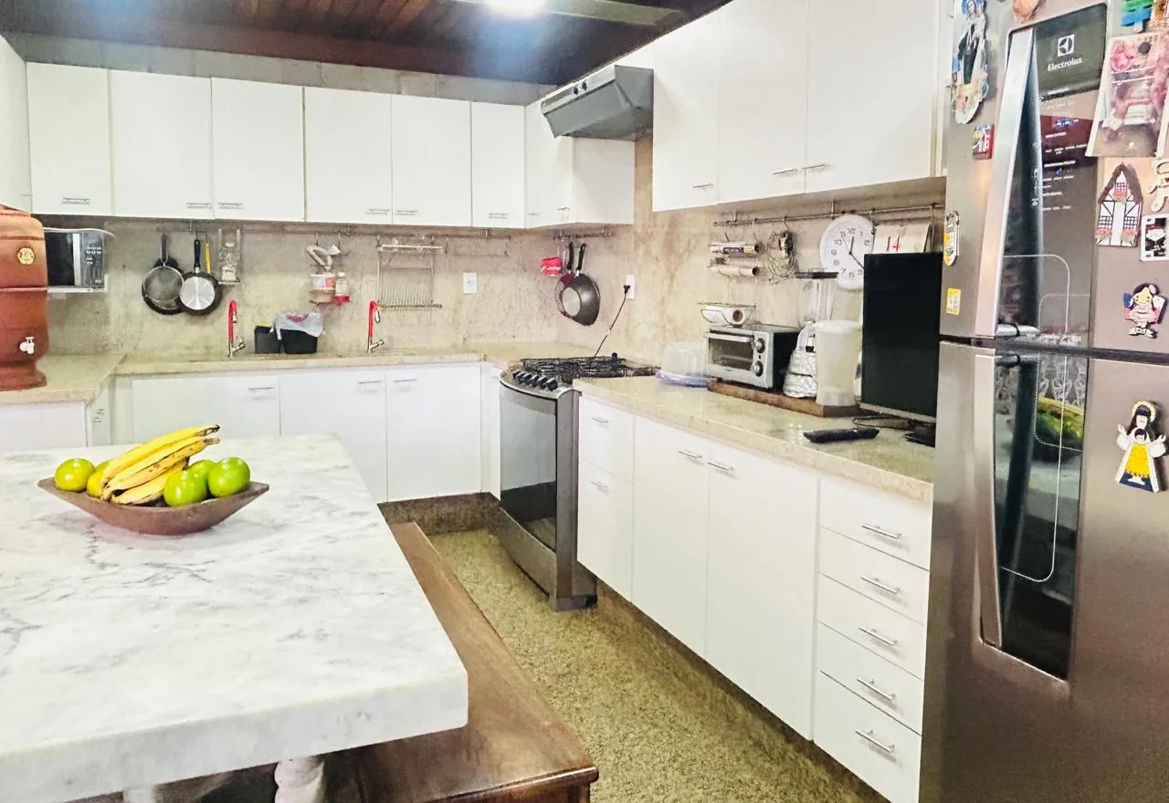 APARTAMENTO 330m&sup2; 4 SU&Iacute;TES ANDAR ALTO VARANDA QUADRA &Agrave; VENDA NA BARRA! Rua Tenente Pires Ferreira Salvador - 