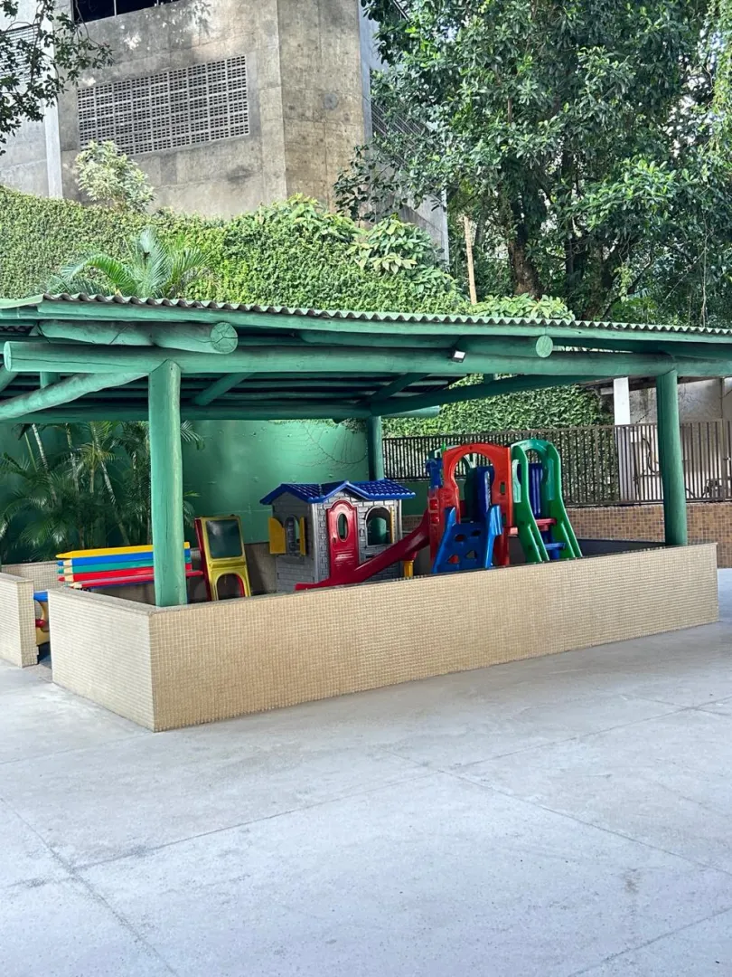 APARTAMENTO 330m&sup2; 4 SU&Iacute;TES ANDAR ALTO VARANDA QUADRA &Agrave; VENDA NA BARRA! Rua Tenente Pires Ferreira Salvador - 