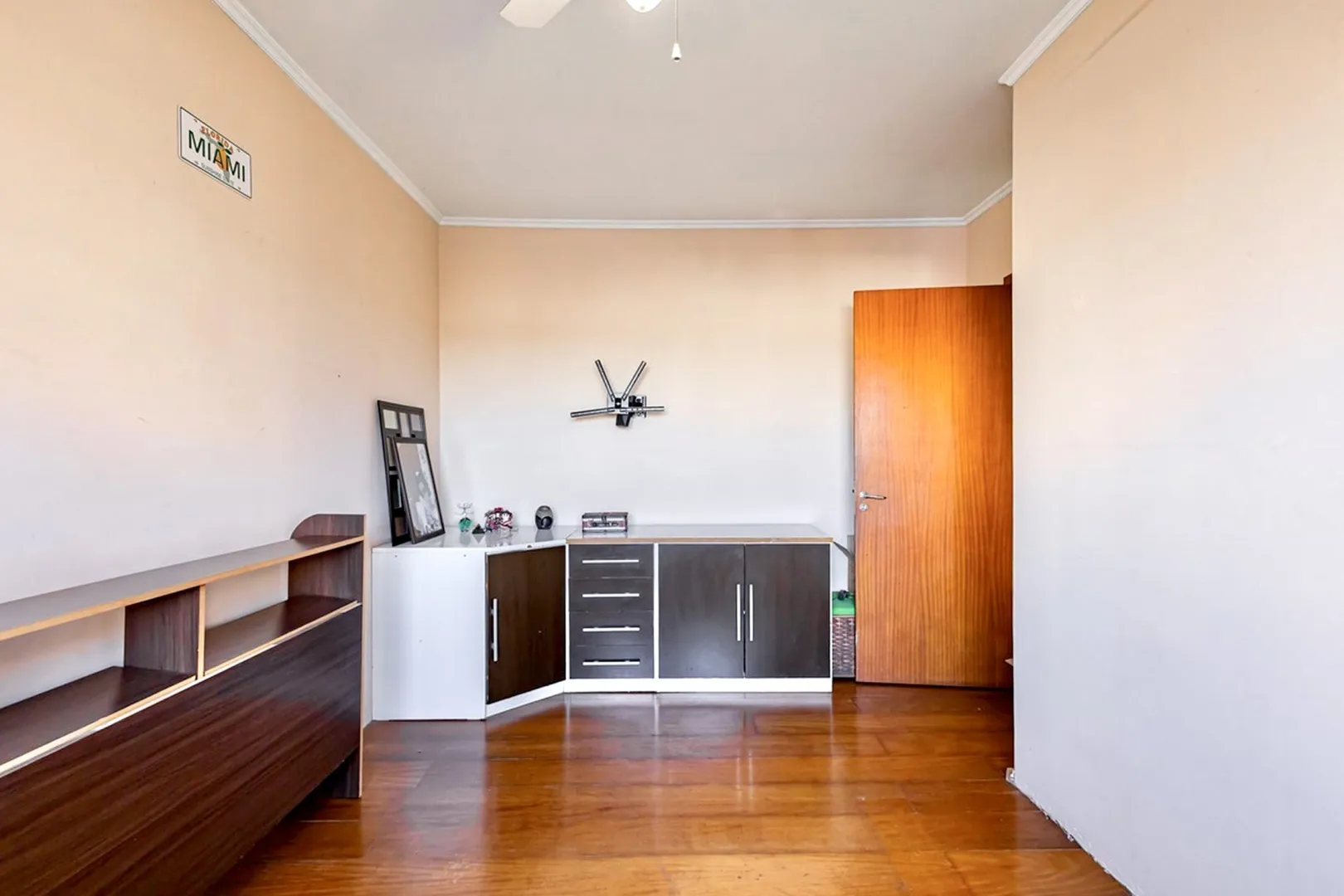 R$ 685.000 - AMPLO APARTAMENTO - 124M2 - 3 DORM - SACADA - DEPEND&Ecirc;NCIA - 2 VAGAS Rua Honório Silveira Dias Porto Alegre - 