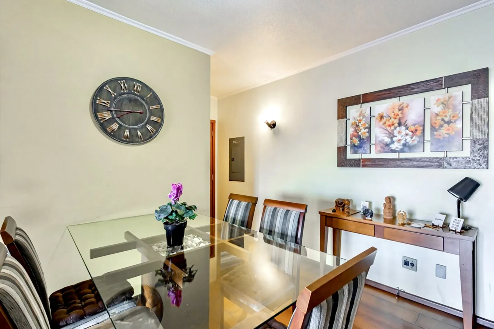 R$ 685.000 - AMPLO APARTAMENTO - 124M2 - 3 DORM - SACADA - DEPEND&Ecirc;NCIA - 2 VAGAS Rua Honório Silveira Dias Porto Alegre - 