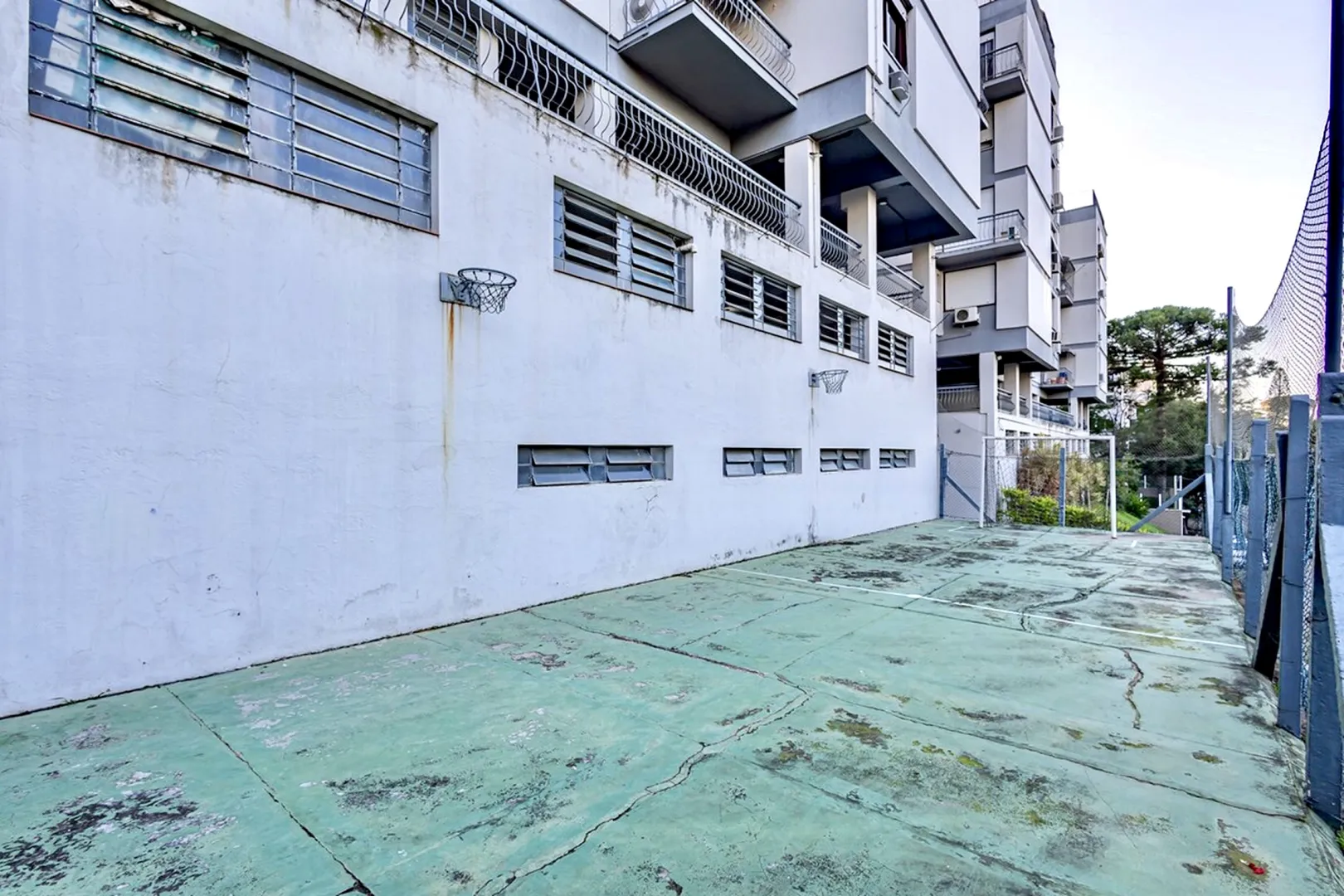 R$ 685.000 - AMPLO APARTAMENTO - 124M2 - 3 DORM - SACADA - DEPEND&Ecirc;NCIA - 2 VAGAS Rua Honório Silveira Dias Porto Alegre - 