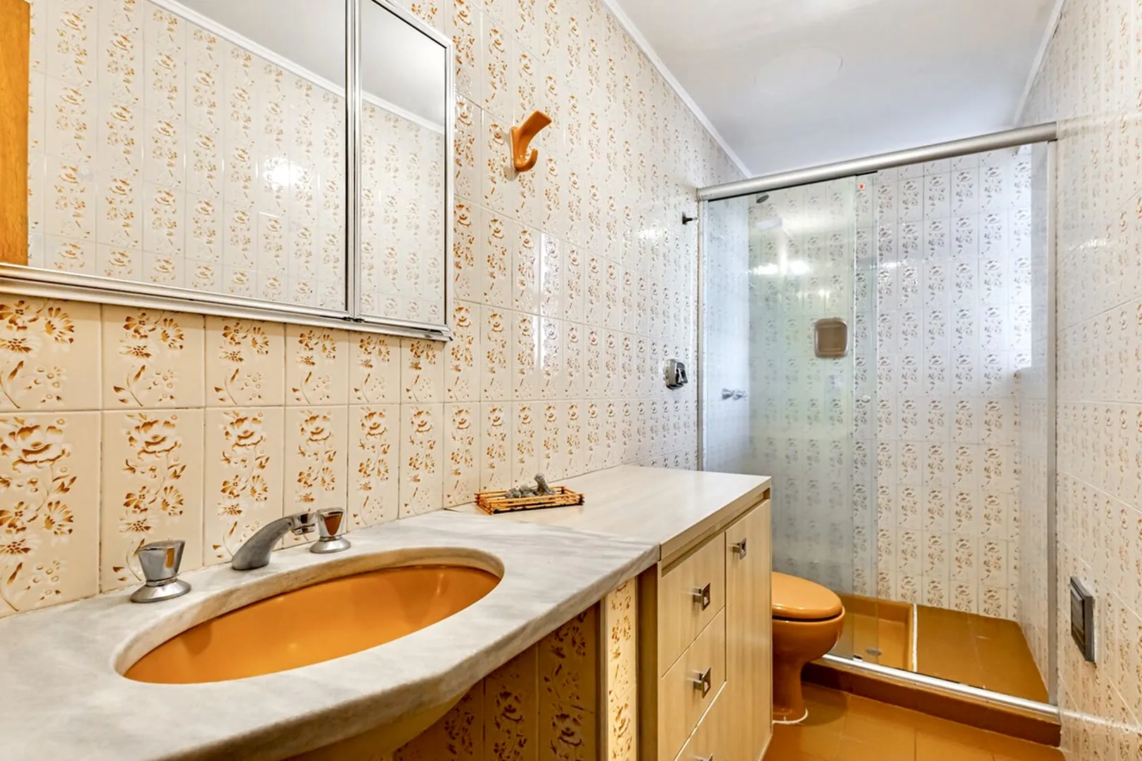 R$ 685.000 - AMPLO APARTAMENTO - 124M2 - 3 DORM - SACADA - DEPEND&Ecirc;NCIA - 2 VAGAS Rua Honório Silveira Dias Porto Alegre - 