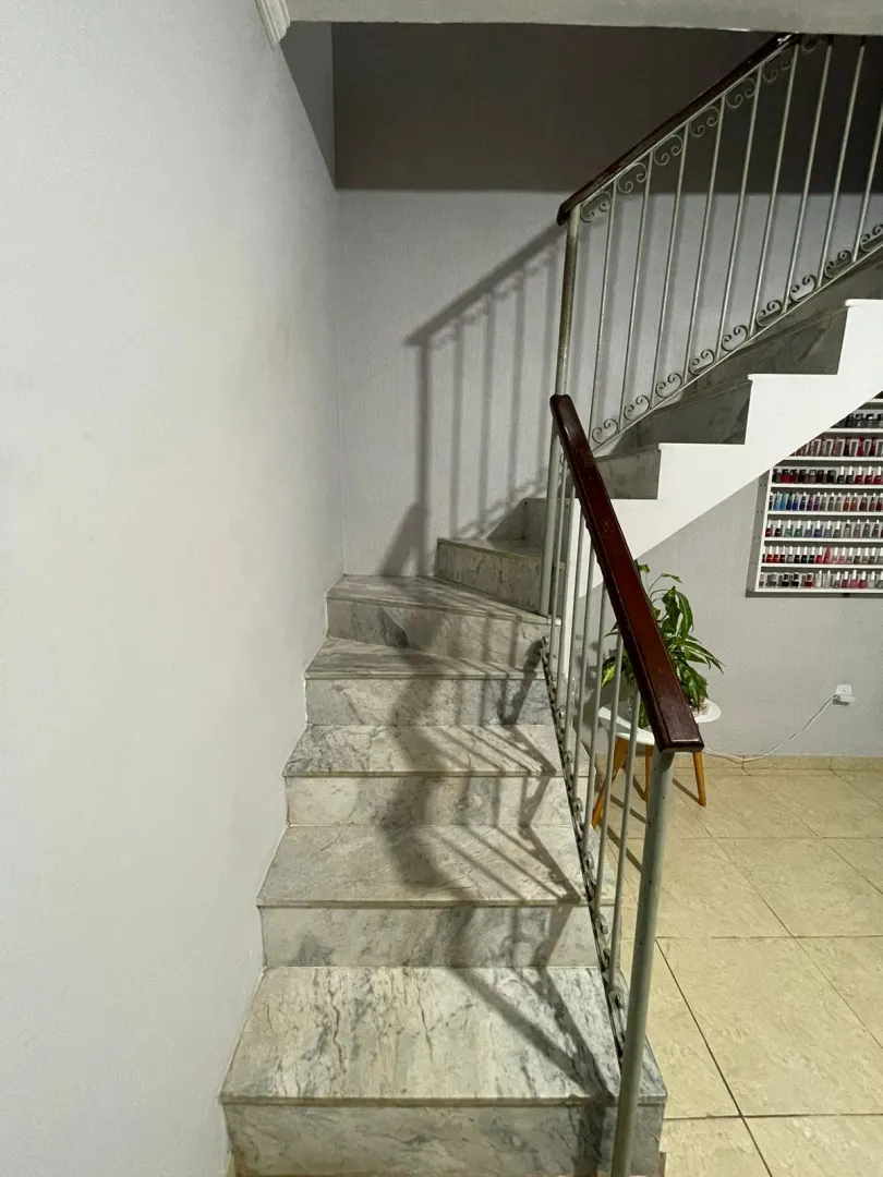 CASA À VENDA – 3 QUARTOS, ÁREA GOURMET E GARAGEM