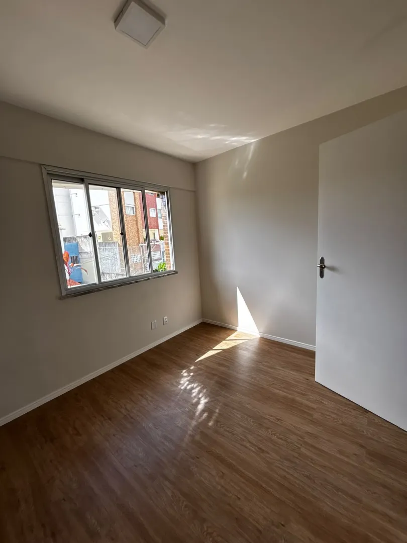 APARTAMENTO 3 QUARTOS  SU&Iacute;TE NASCENTE GARAGENS ELEVADOR PISCINA &Agrave; VENDA RIO VERMELHO  Salvador - 
