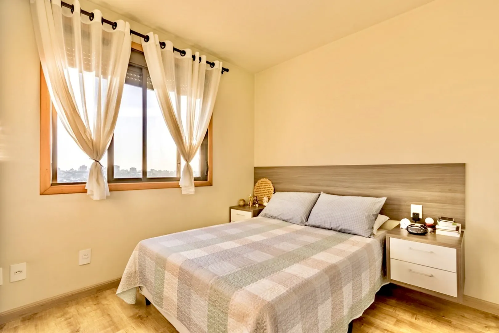 R$ 399.000 - &Oacute;TIMO APARTAMENTO - 60M2 - 2 DORM - SU&Iacute;TE - VISTA - 1 VAGA - INFRA  Porto Alegre - 