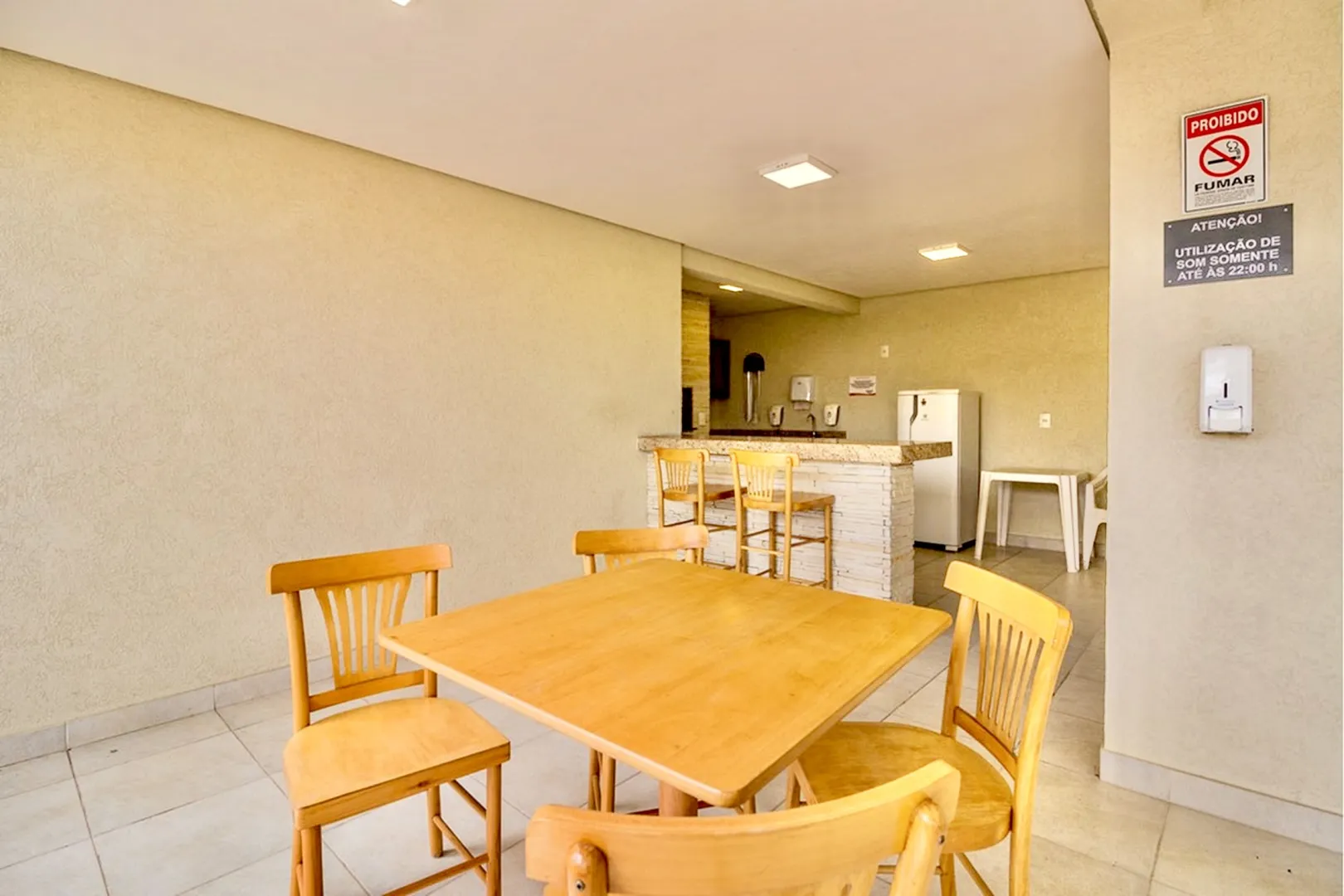 R$ 399.000 - &Oacute;TIMO APARTAMENTO - 60M2 - 2 DORM - SU&Iacute;TE - VISTA - 1 VAGA - INFRA  Porto Alegre - 