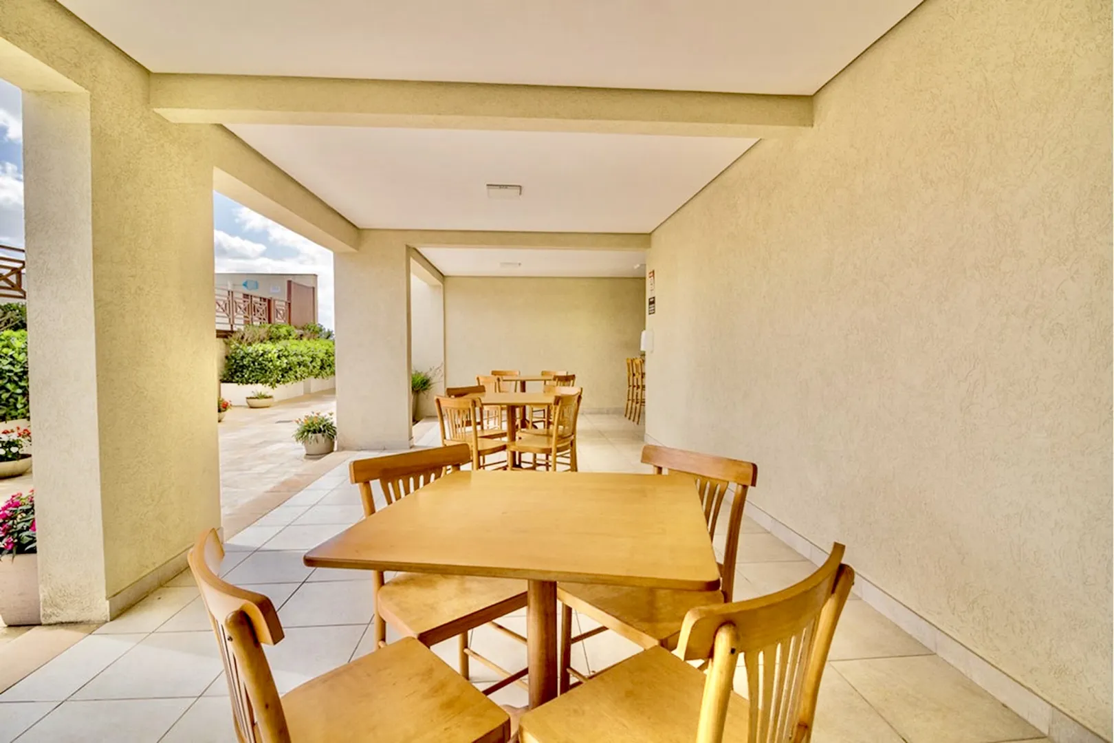 R$ 399.000 - &Oacute;TIMO APARTAMENTO - 60M2 - 2 DORM - SU&Iacute;TE - VISTA - 1 VAGA - INFRA  Porto Alegre - 