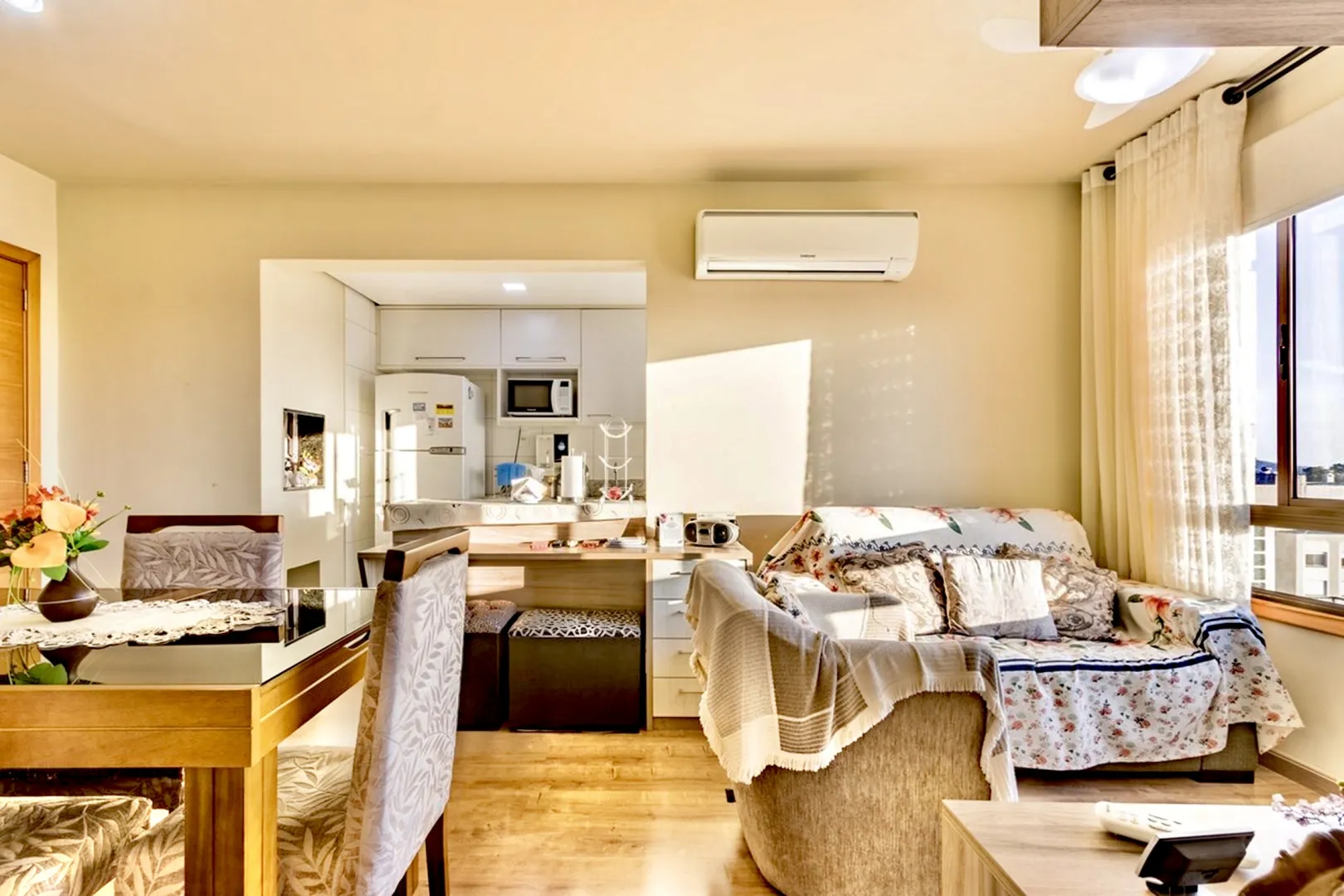 R$ 399.000 - &Oacute;TIMO APARTAMENTO - 60M2 - 2 DORM - SU&Iacute;TE - VISTA - 1 VAGA - INFRA  Porto Alegre - 
