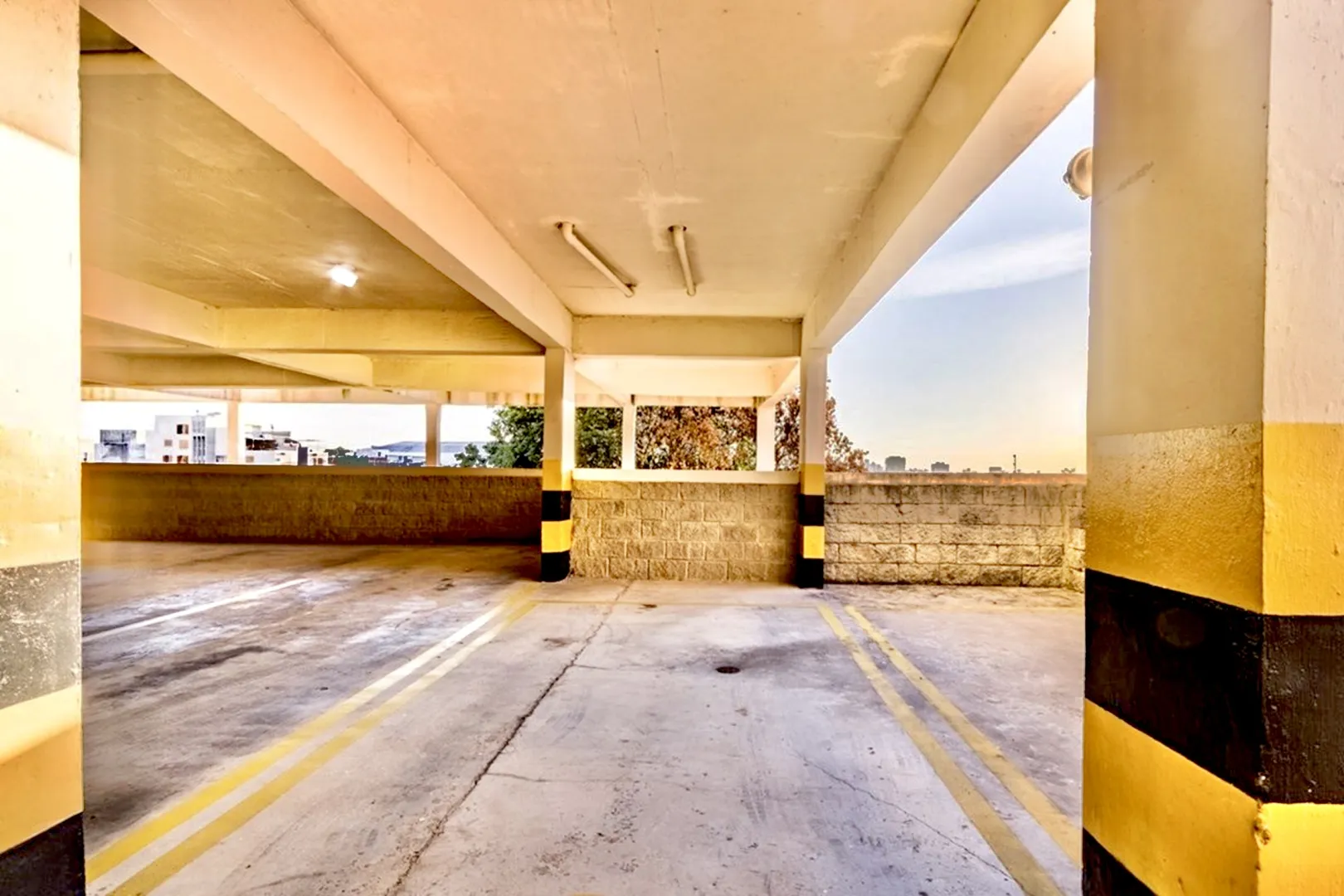 R$ 399.000 - &Oacute;TIMO APARTAMENTO - 60M2 - 2 DORM - SU&Iacute;TE - VISTA - 1 VAGA - INFRA  Porto Alegre - 