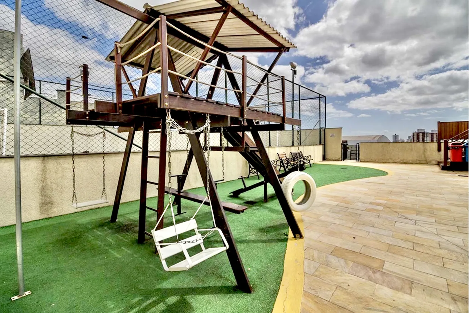 R$ 399.000 - &Oacute;TIMO APARTAMENTO - 60M2 - 2 DORM - SU&Iacute;TE - VISTA - 1 VAGA - INFRA  Porto Alegre - 