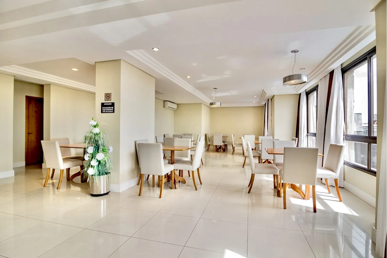 R$ 399.000 - &Oacute;TIMO APARTAMENTO - 60M2 - 2 DORM - SU&Iacute;TE - VISTA - 1 VAGA - INFRA  Porto Alegre - 