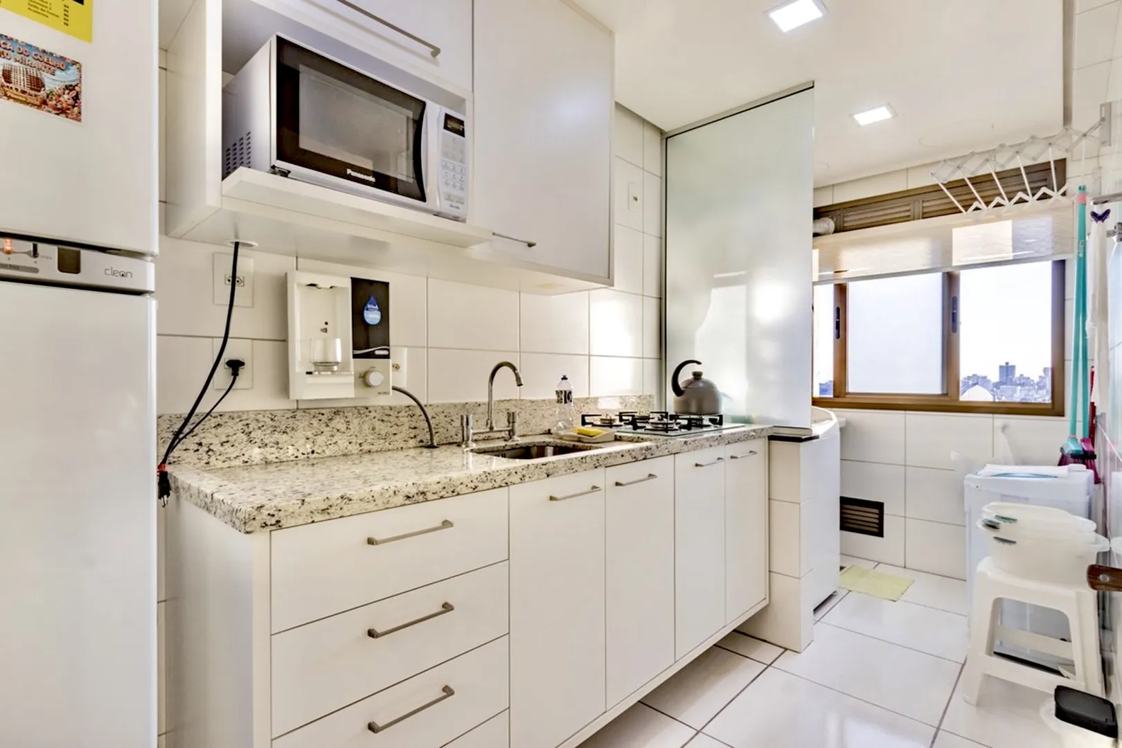 R$ 399.000 - &Oacute;TIMO APARTAMENTO - 60M2 - 2 DORM - SU&Iacute;TE - VISTA - 1 VAGA - INFRA  Porto Alegre - 