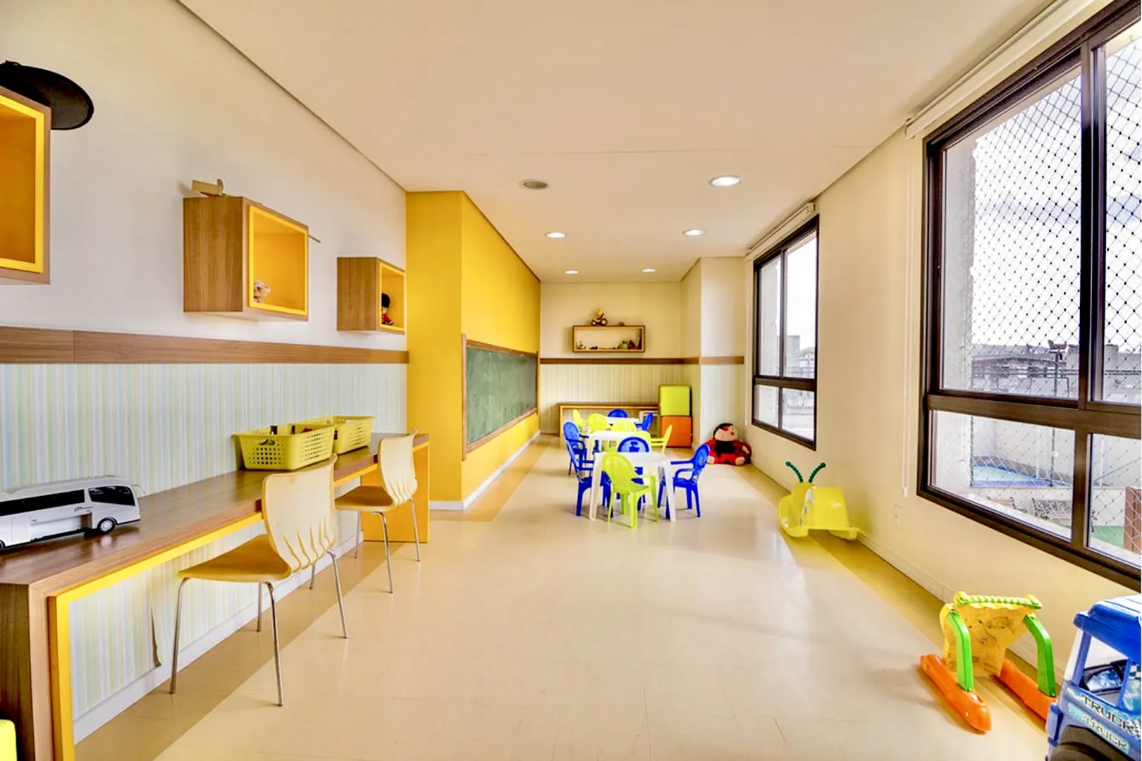 R$ 399.000 - &Oacute;TIMO APARTAMENTO - 60M2 - 2 DORM - SU&Iacute;TE - VISTA - 1 VAGA - INFRA  Porto Alegre - 