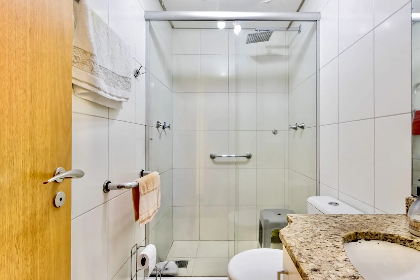 R$ 399.000 - &Oacute;TIMO APARTAMENTO - 60M2 - 2 DORM - SU&Iacute;TE - VISTA - 1 VAGA - INFRA  Porto Alegre - 