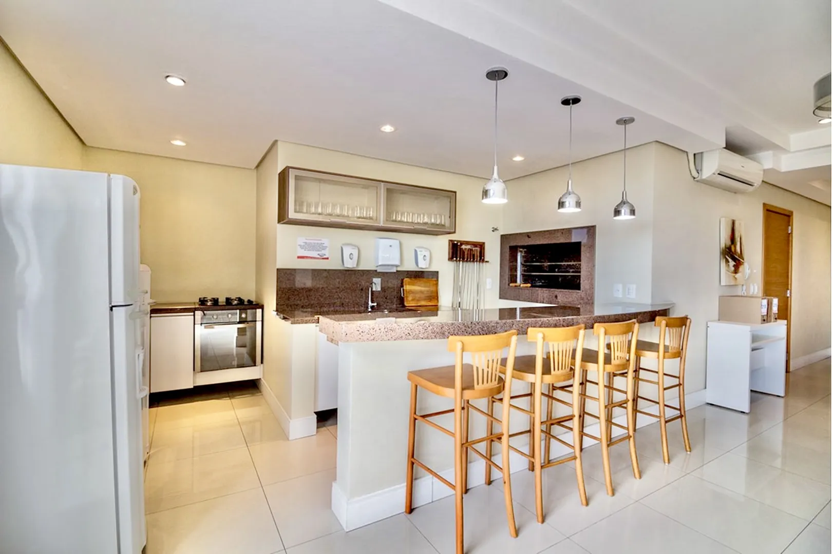 R$ 399.000 - &Oacute;TIMO APARTAMENTO - 60M2 - 2 DORM - SU&Iacute;TE - VISTA - 1 VAGA - INFRA  Porto Alegre - 