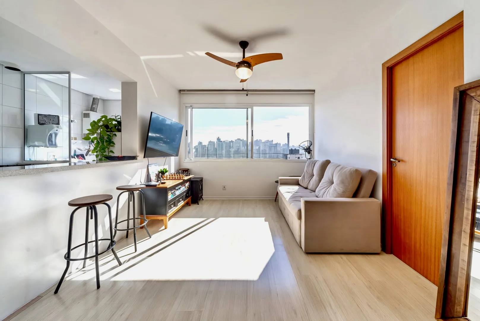 R$ 470.000 - URBANO PETR&Oacute;POLIS - EXCELENTE APARTAMENTO - 45M2 - 1 DORM - 1 VAGA - VISTA  Porto Alegre - 