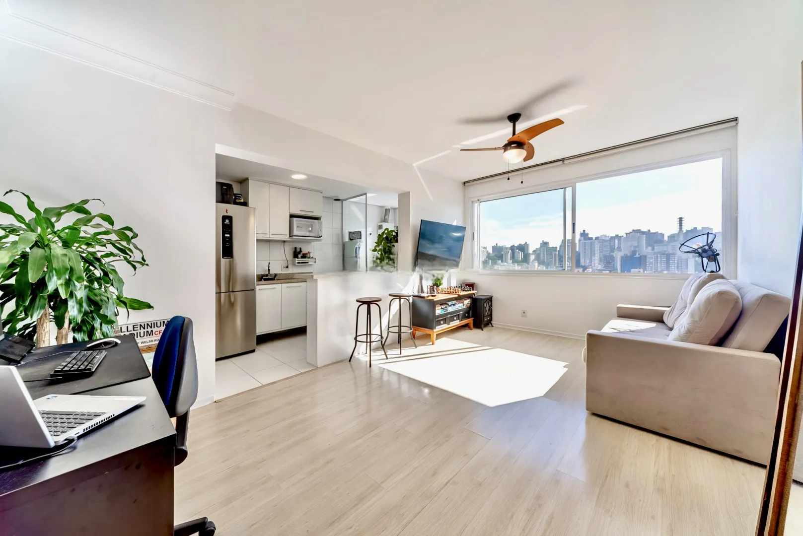 R$ 470.000 - URBANO PETR&Oacute;POLIS - EXCELENTE APARTAMENTO - 45M2 - 1 DORM - 1 VAGA - VISTA  Porto Alegre - 
