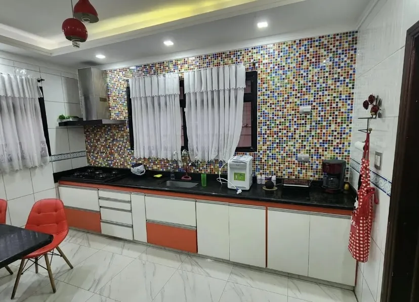 Triplex com 320 m&sup2;, 4 dormit&oacute;rios e 3 vagas &ndash; Bom Retiro, Santos  Santos - 