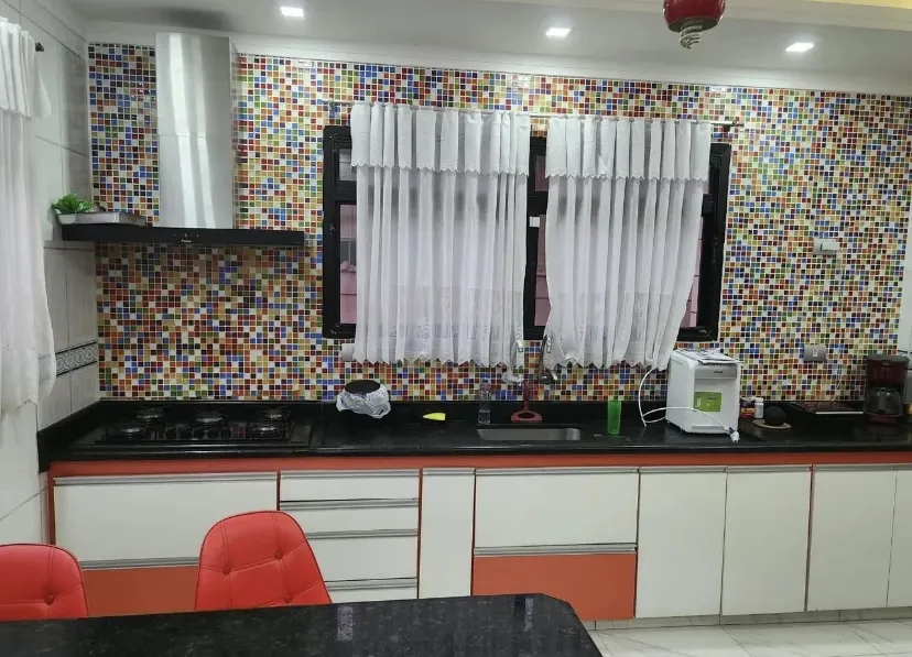 Triplex com 320 m&sup2;, 4 dormit&oacute;rios e 3 vagas &ndash; Bom Retiro, Santos  Santos - 