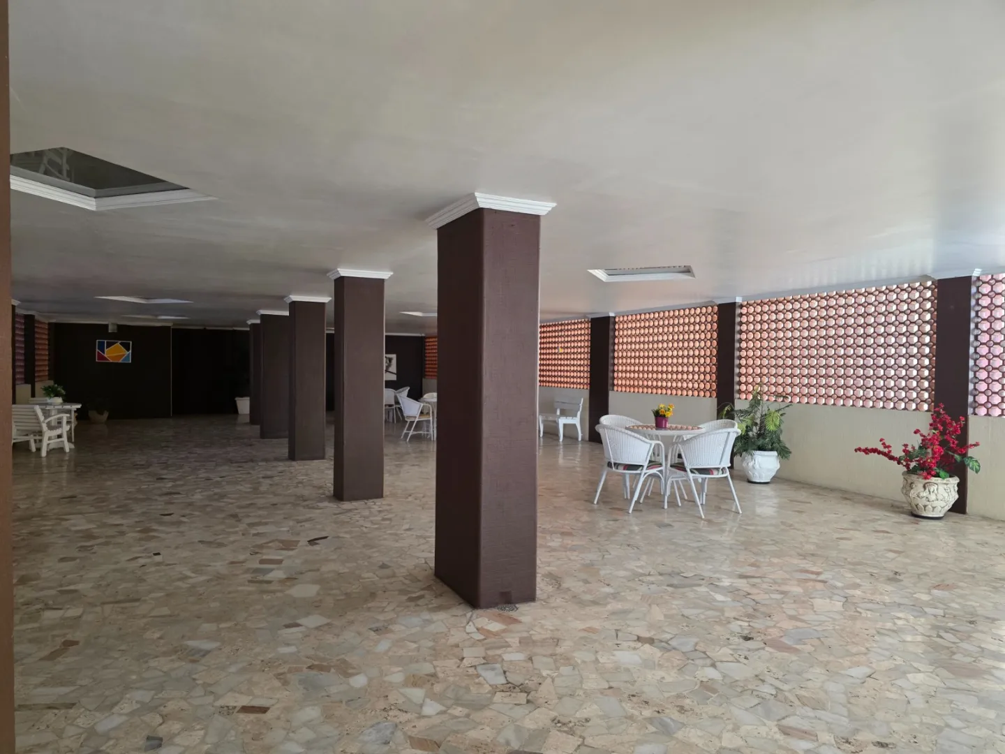 APARTAMENTO 3 QUARTOS DEPEND&Ecirc;NCIA REFORMADO GARAGEM &Agrave; VENDA NA GRA&Ccedil;A  Salvador - 