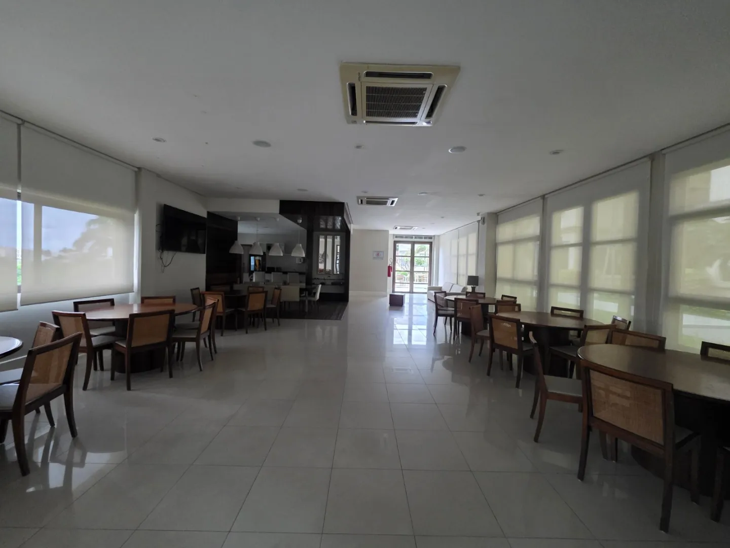 APARTAMENTO 3 QUARTOS SU&Iacute;TE VARANDA PISCINA QUADRAS GARAGENS VENDA RIO VERMELHO  Salvador - 