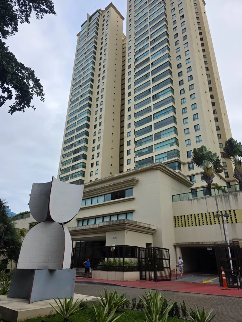 APARTAMENTO 3 QUARTOS SU&Iacute;TE VARANDA PISCINA QUADRAS GARAGENS VENDA RIO VERMELHO  Salvador - 