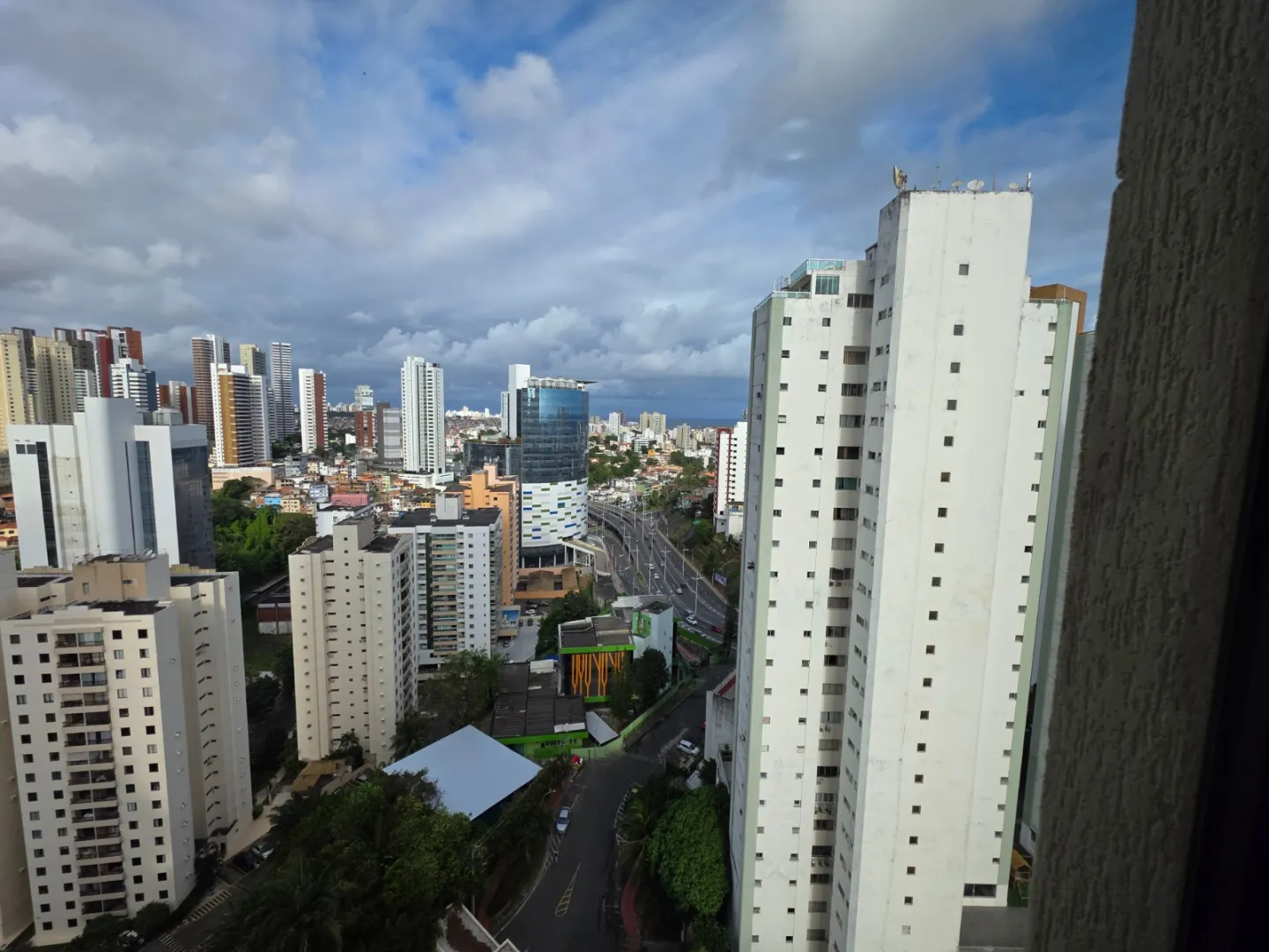 APARTAMENTO 3 QUARTOS SU&Iacute;TE VARANDA PISCINA QUADRAS GARAGENS VENDA RIO VERMELHO  Salvador - 