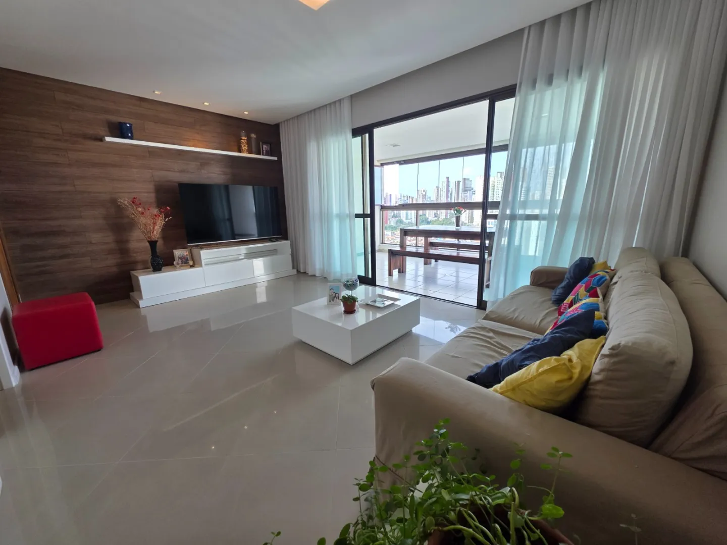 APARTAMENTO 3 QUARTOS SU&Iacute;TE VARANDA PISCINA QUADRAS GARAGENS VENDA RIO VERMELHO  Salvador - 