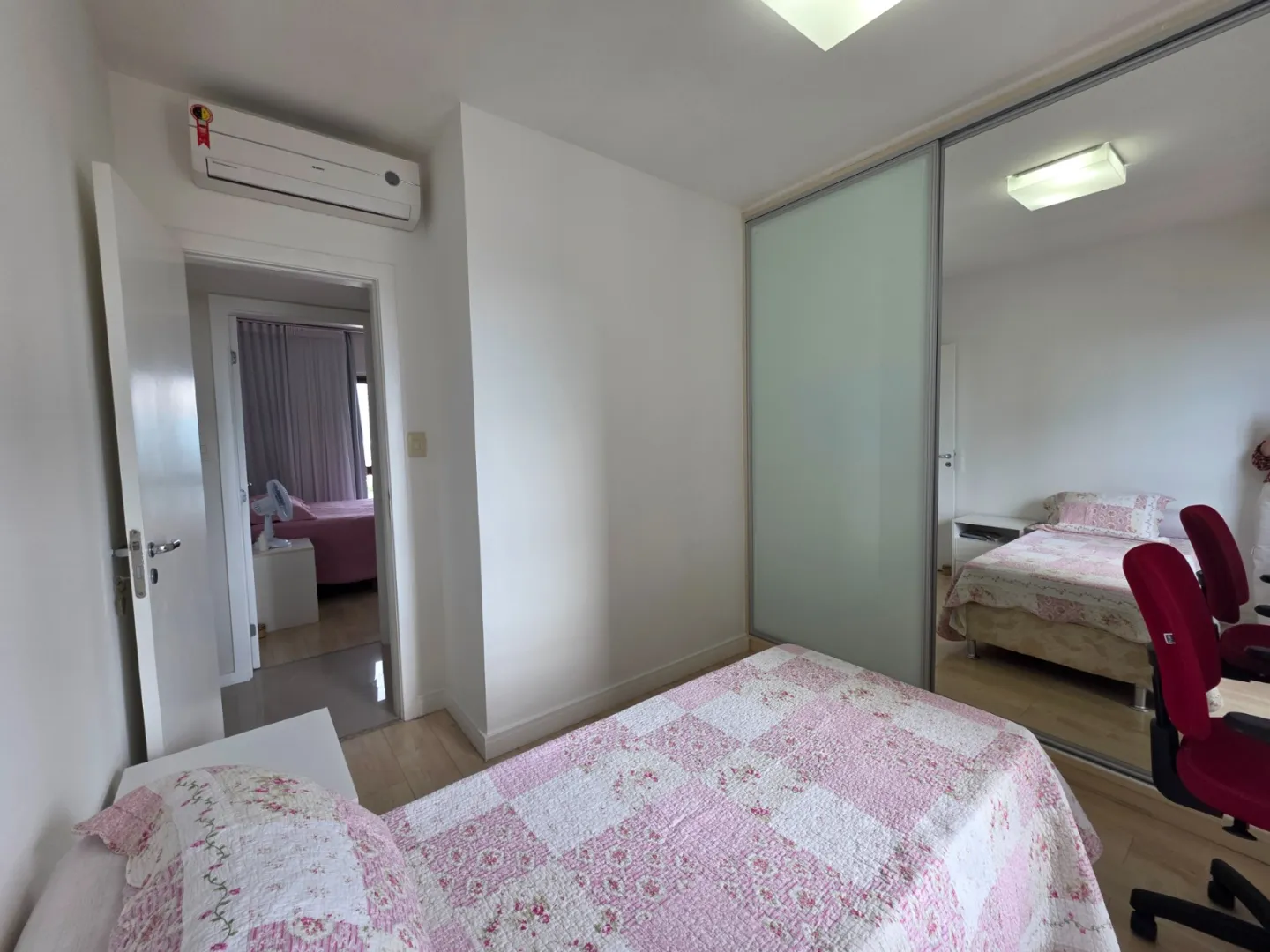 APARTAMENTO 3 QUARTOS SU&Iacute;TE VARANDA PISCINA QUADRAS GARAGENS VENDA RIO VERMELHO  Salvador - 