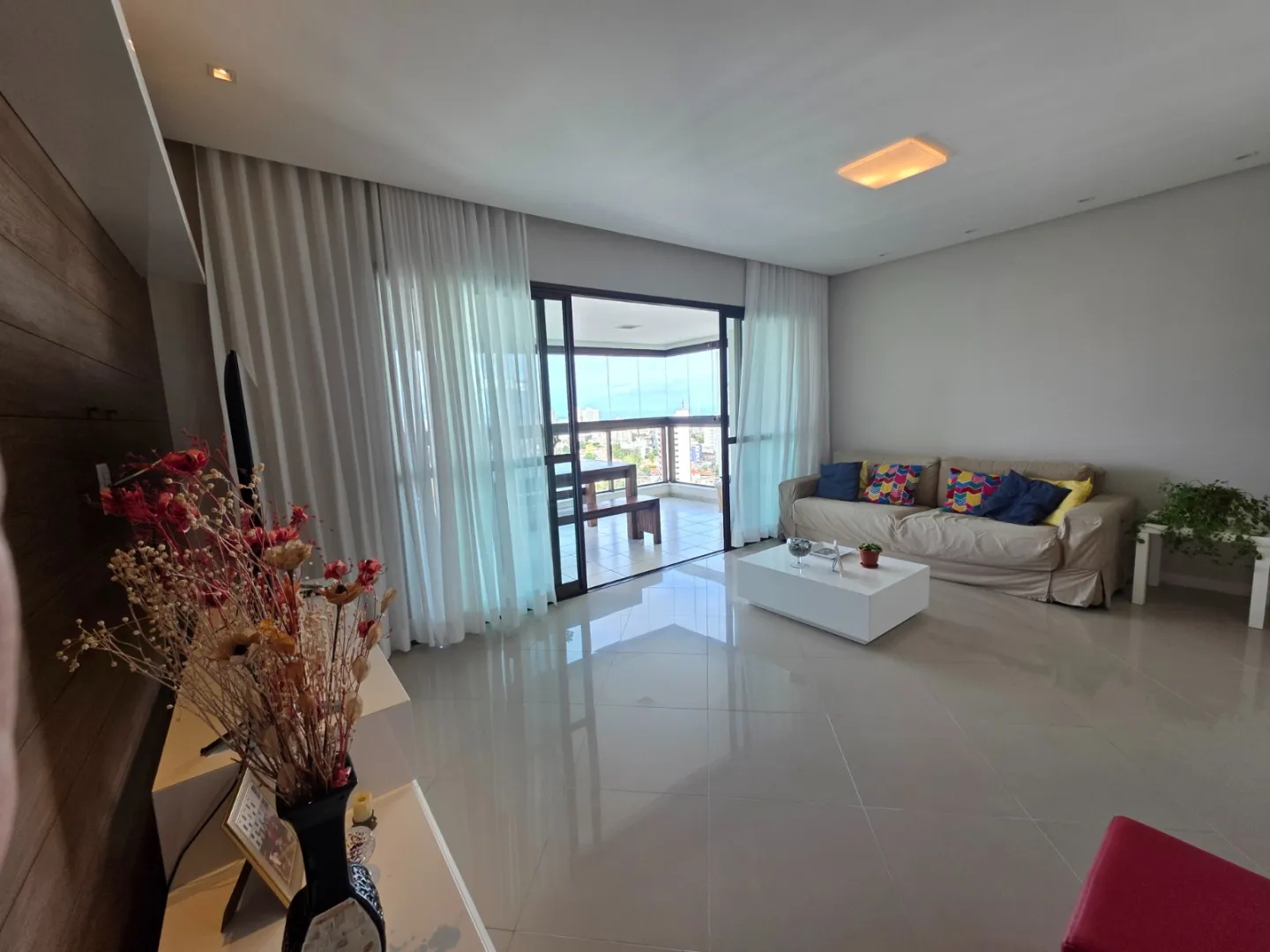 APARTAMENTO 3 QUARTOS SU&Iacute;TE VARANDA PISCINA QUADRAS GARAGENS VENDA RIO VERMELHO  Salvador - 