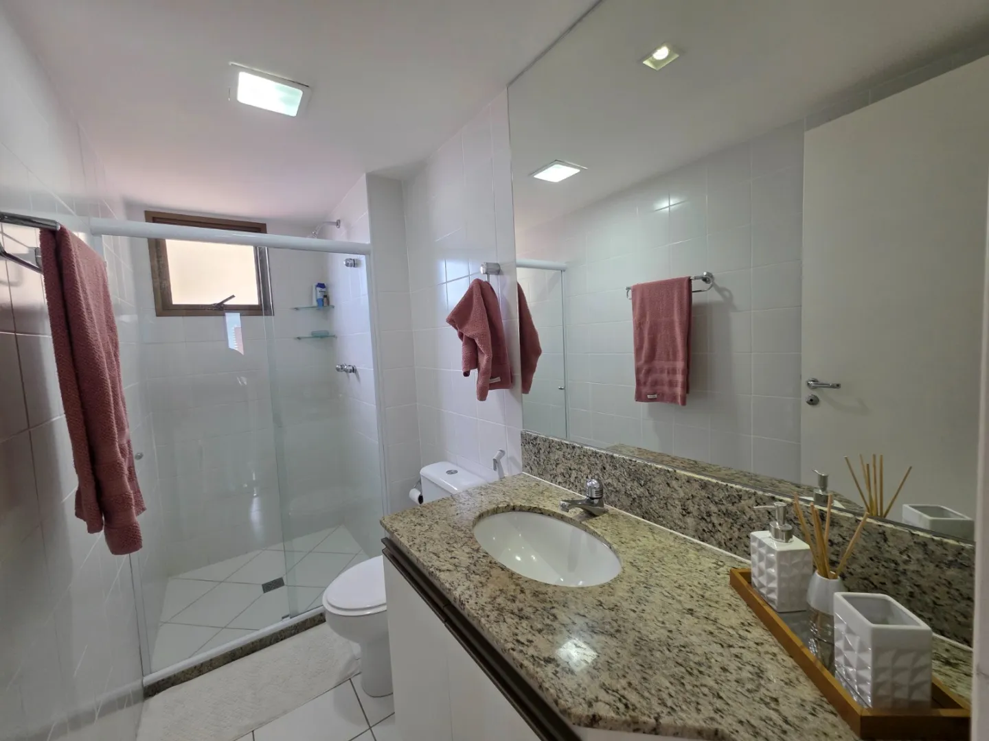 APARTAMENTO 3 QUARTOS SU&Iacute;TE VARANDA PISCINA QUADRAS GARAGENS VENDA RIO VERMELHO  Salvador - 