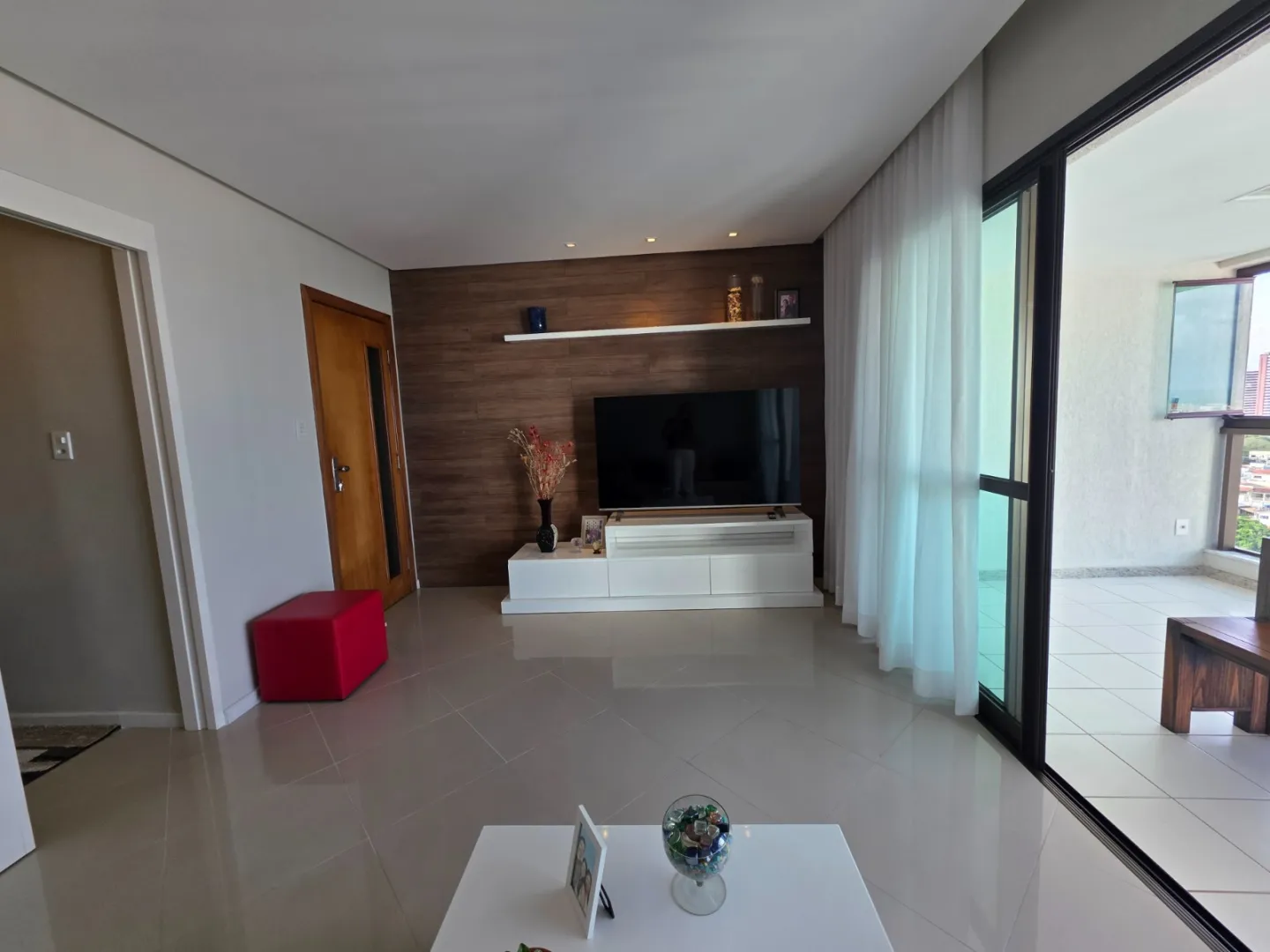 APARTAMENTO 3 QUARTOS SU&Iacute;TE VARANDA PISCINA QUADRAS GARAGENS VENDA RIO VERMELHO  Salvador - 