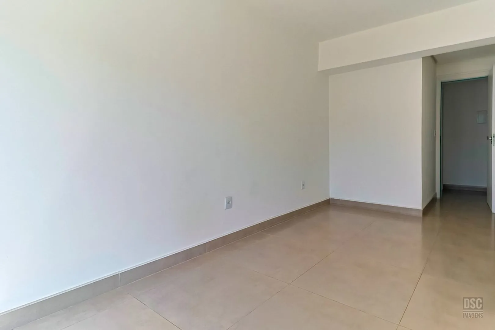 R$ 360.000 - APARTAMENTO DE FRENTE - 57M2 - 2 DORM - SACADA - 1 VAGA  Porto Alegre - 