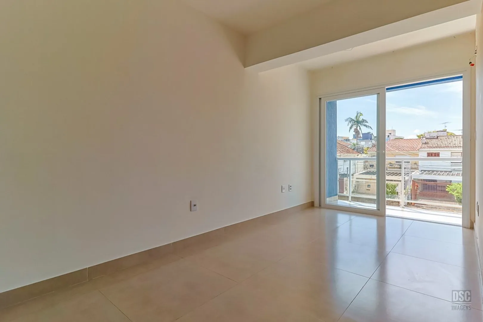 R$ 360.000 - APARTAMENTO DE FRENTE - 57M2 - 2 DORM - SACADA - 1 VAGA  Porto Alegre - 