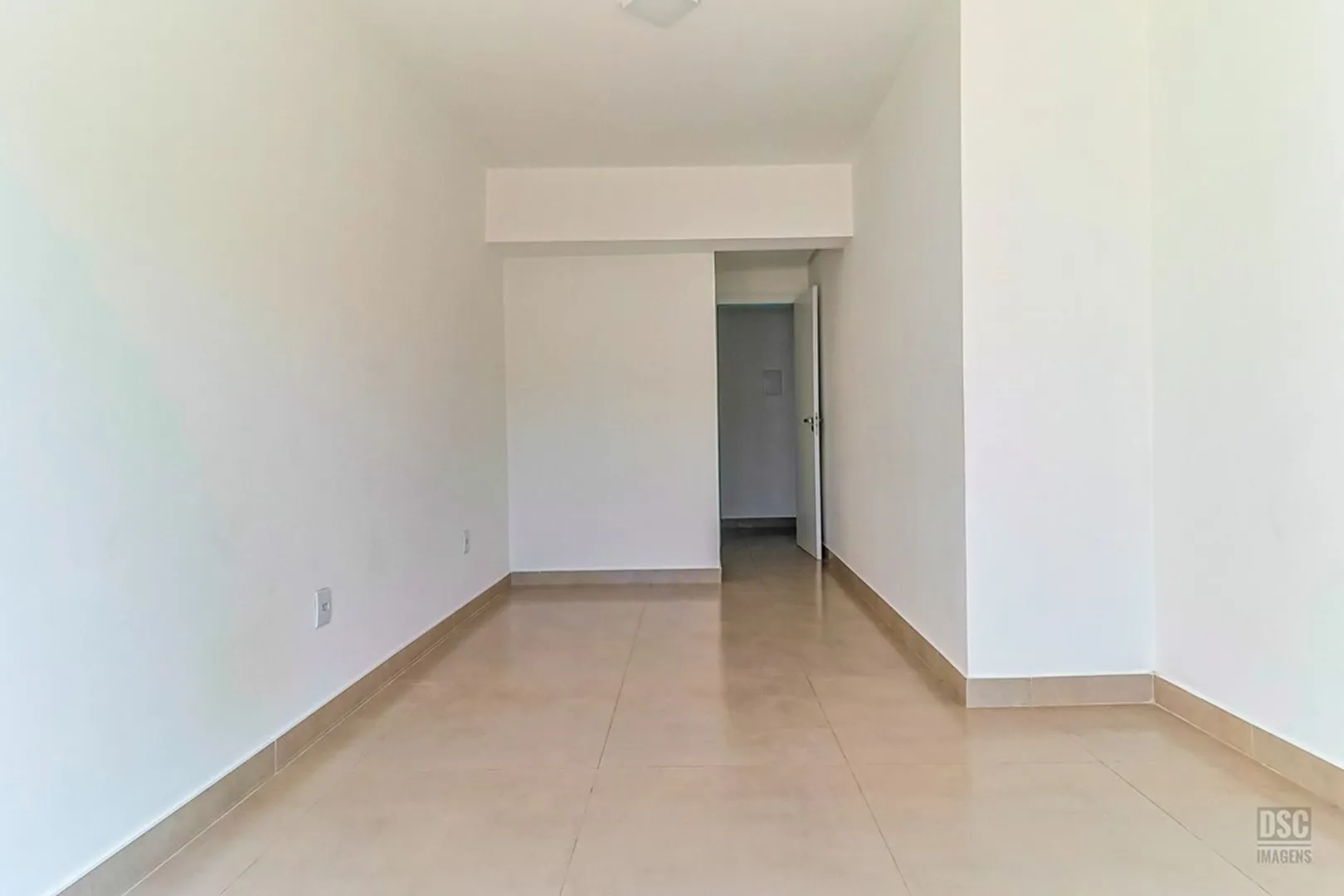 R$ 360.000 - APARTAMENTO DE FRENTE - 57M2 - 2 DORM - SACADA - 1 VAGA  Porto Alegre - 