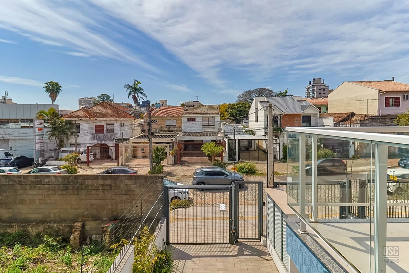 R$ 360.000 - APARTAMENTO DE FRENTE - 57M2 - 2 DORM - SACADA - 1 VAGA  Porto Alegre - 