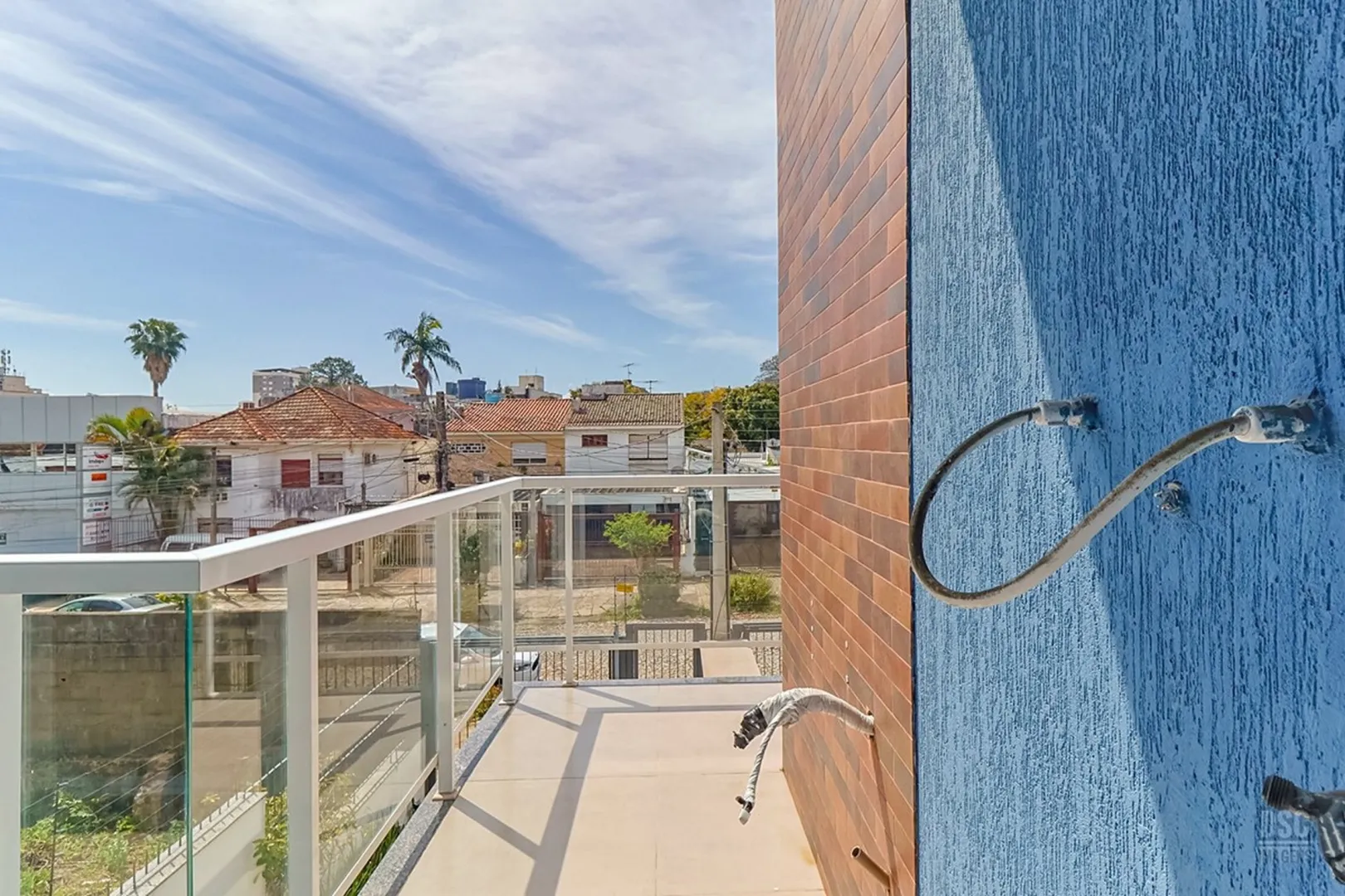 R$ 360.000 - APARTAMENTO DE FRENTE - 57M2 - 2 DORM - SACADA - 1 VAGA  Porto Alegre - 