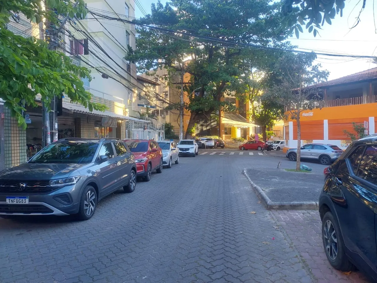 APARTAMENTO 3 QUARTOS SU&Iacute;TE DEPEND&Ecirc;NCIA GARAGEM ELEVADOR &Agrave; VENDA NA BARRA!  Salvador - 