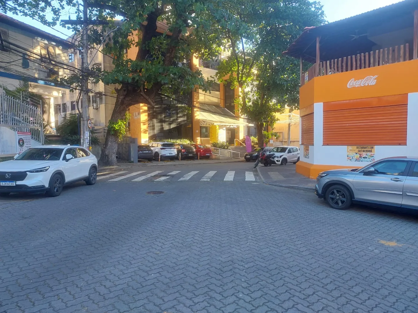 APARTAMENTO 3 QUARTOS SU&Iacute;TE DEPEND&Ecirc;NCIA GARAGEM ELEVADOR &Agrave; VENDA NA BARRA!  Salvador - 