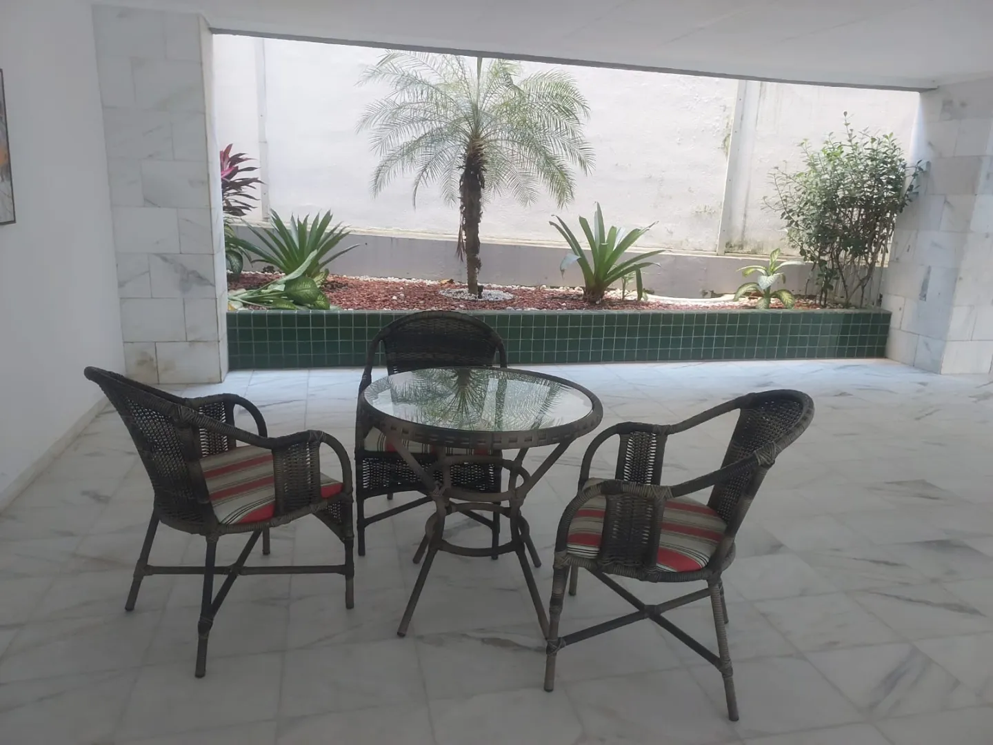 APARTAMENTO 3 QUARTOS SU&Iacute;TE DEPEND&Ecirc;NCIA GARAGEM ELEVADOR &Agrave; VENDA NA BARRA!  Salvador - 