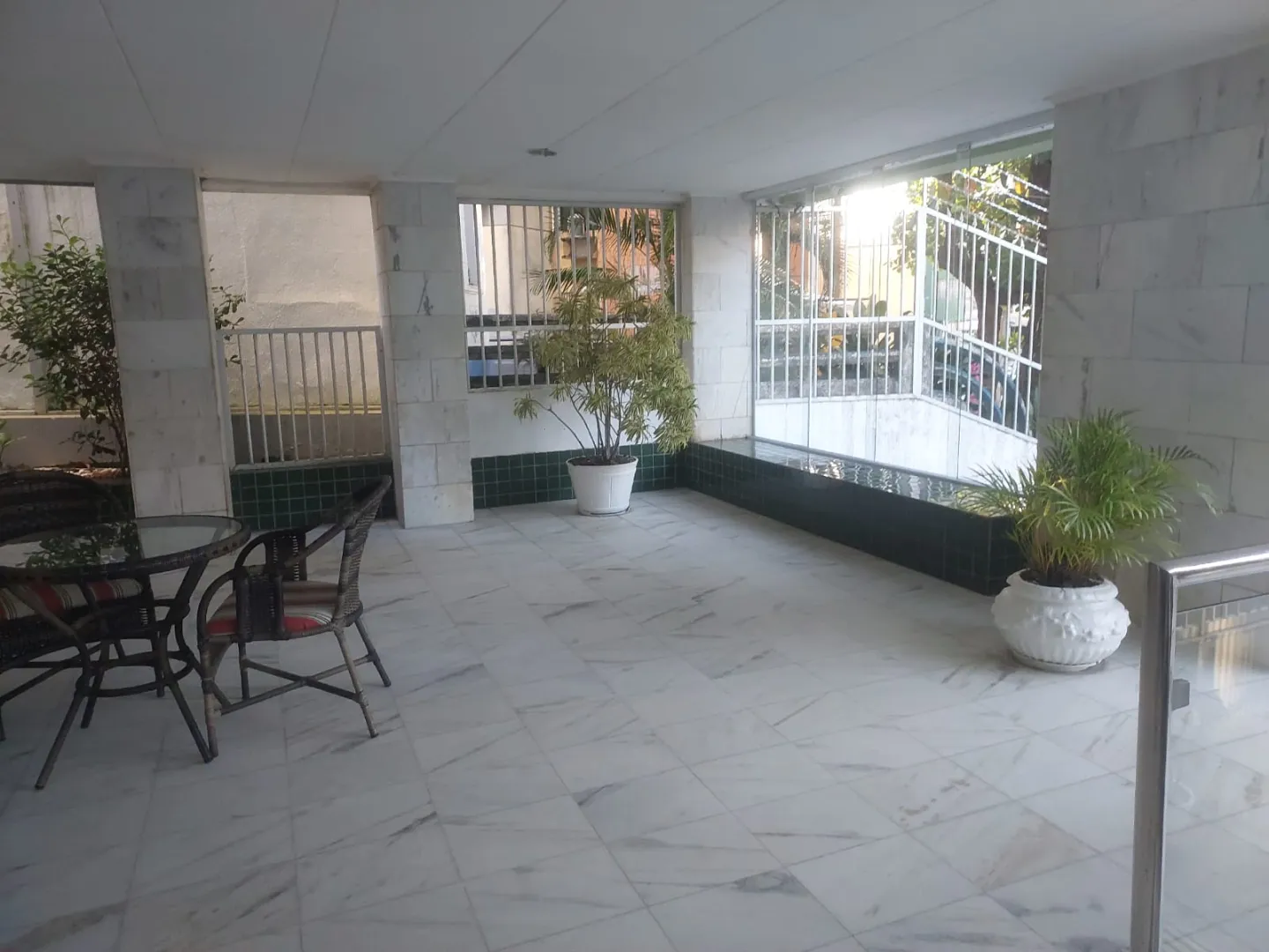 APARTAMENTO 3 QUARTOS SU&Iacute;TE DEPEND&Ecirc;NCIA GARAGEM ELEVADOR &Agrave; VENDA NA BARRA!  Salvador - 