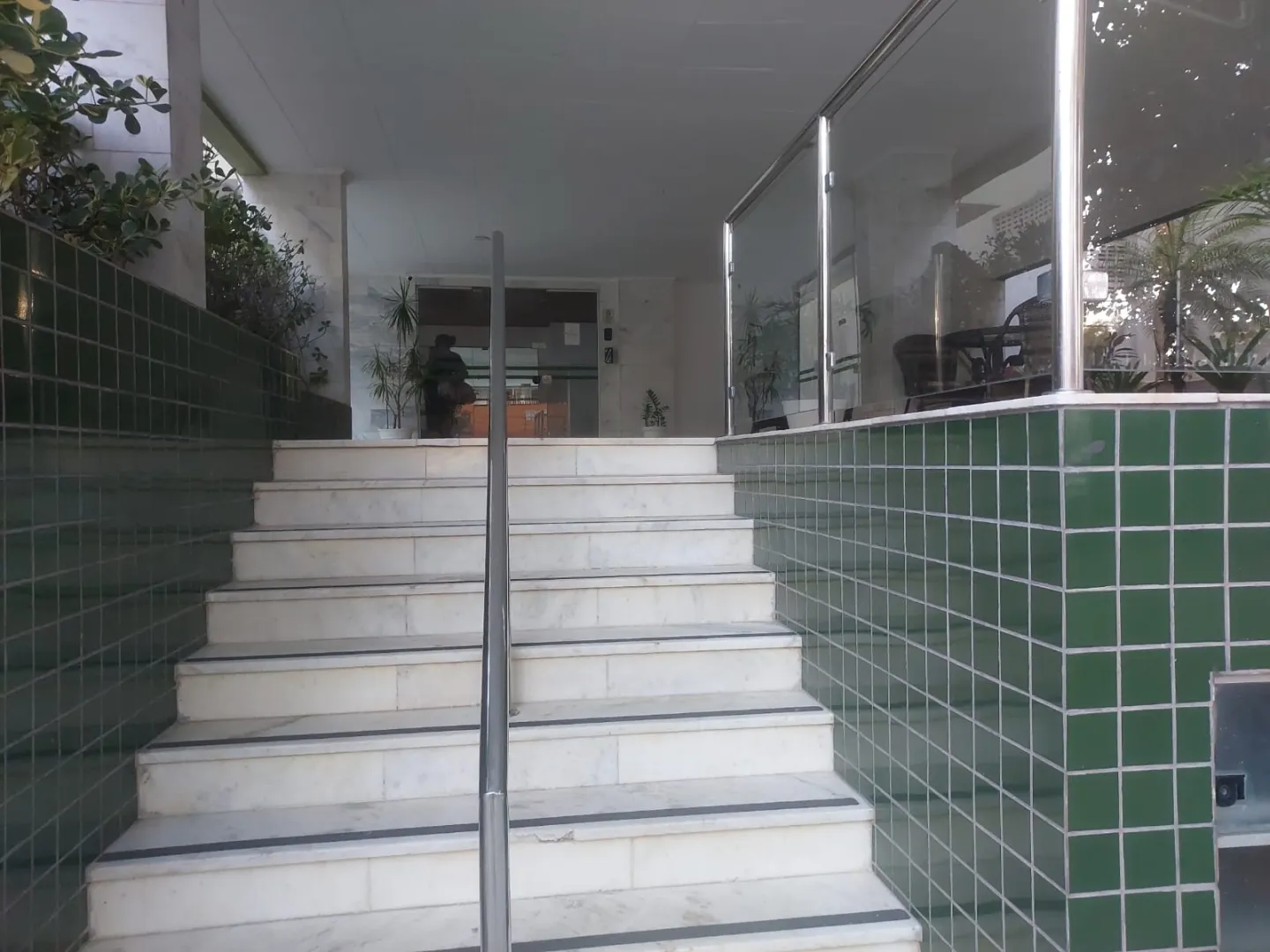 APARTAMENTO 3 QUARTOS SU&Iacute;TE DEPEND&Ecirc;NCIA GARAGEM ELEVADOR &Agrave; VENDA NA BARRA!  Salvador - 
