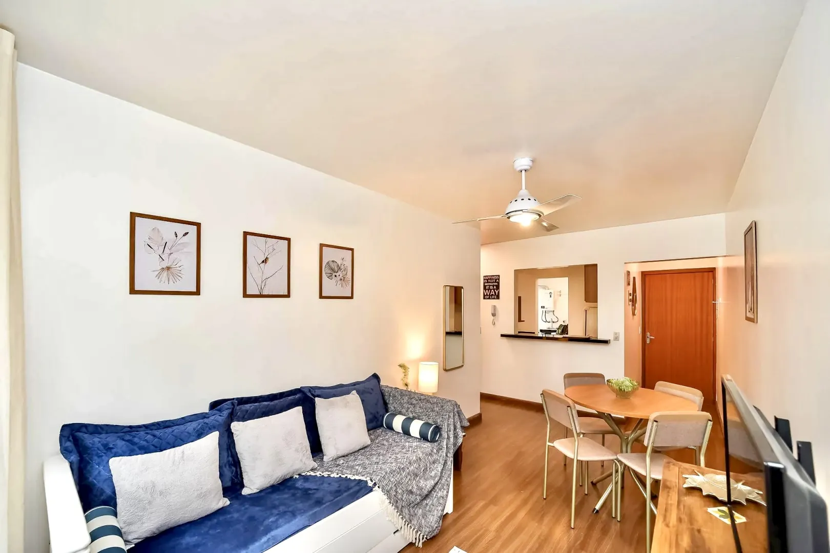 R$ 341.000 - BELO APARTAMENTO - 49M2 - 1 DORM - DE FRENTE - REFORMADO - 1 VAGA  Porto Alegre - 