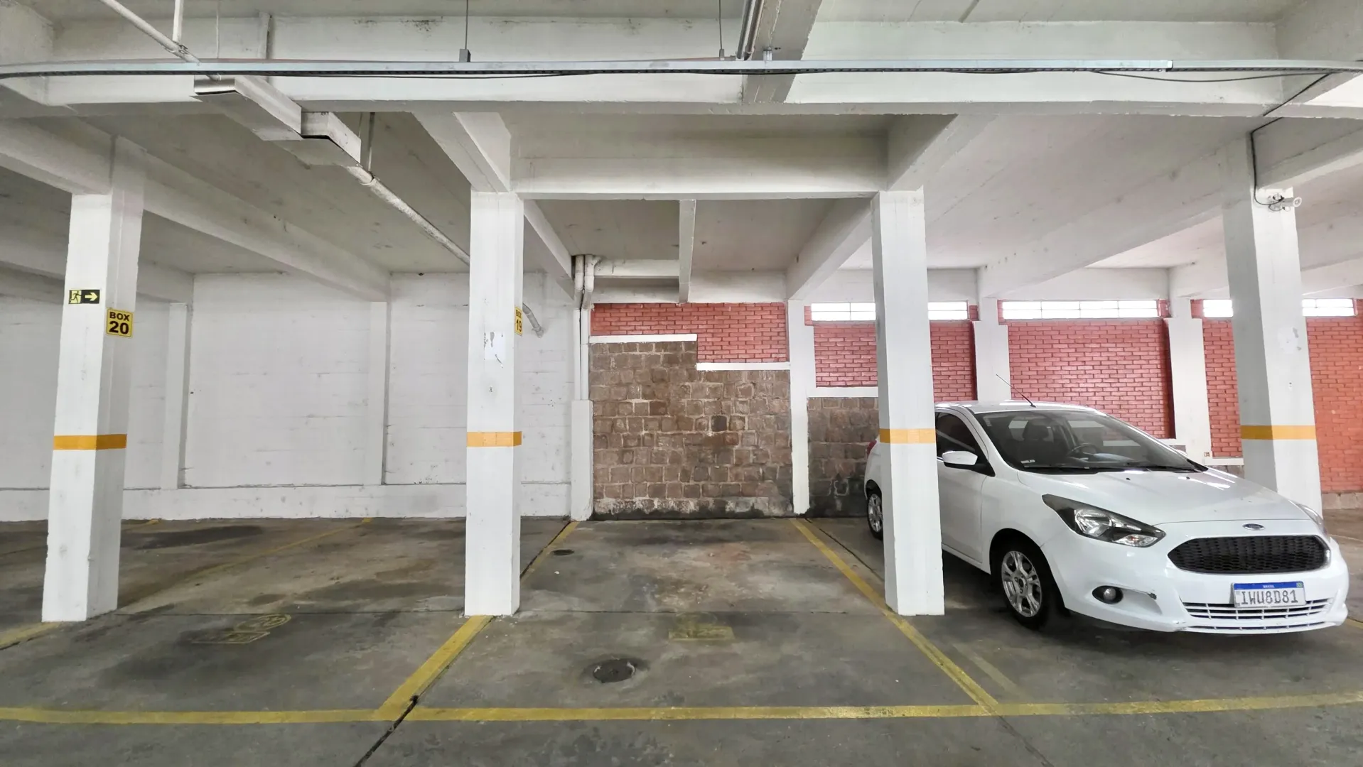 R$ 341.000 - BELO APARTAMENTO - 49M2 - 1 DORM - DE FRENTE - REFORMADO - 1 VAGA  Porto Alegre - 