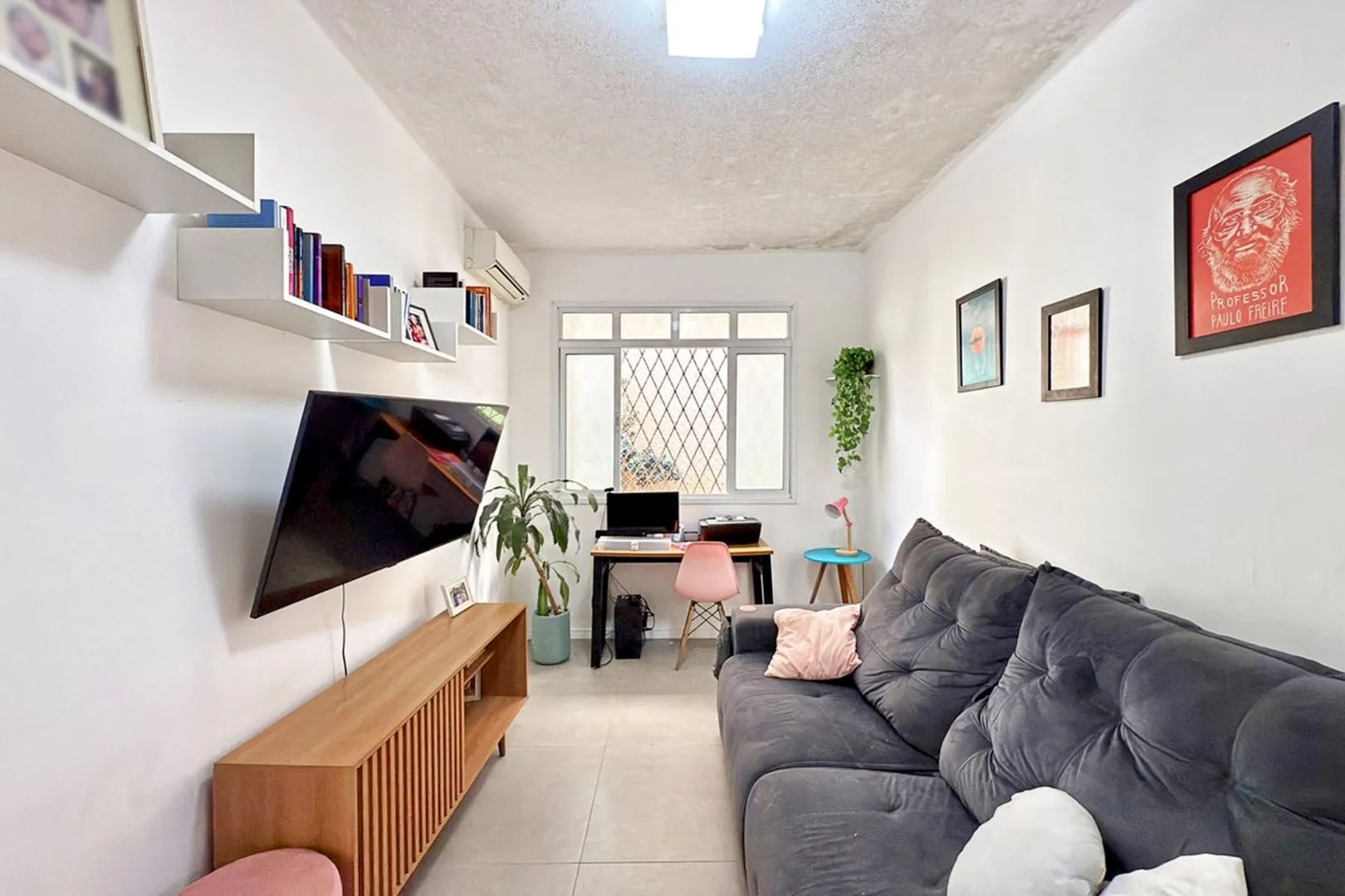 R$ 230.000 - &Oacute;TIMO APARTAMENTO T&Eacute;RREO - 62M2 - 2 DORM - REFORMADO  Porto Alegre - 