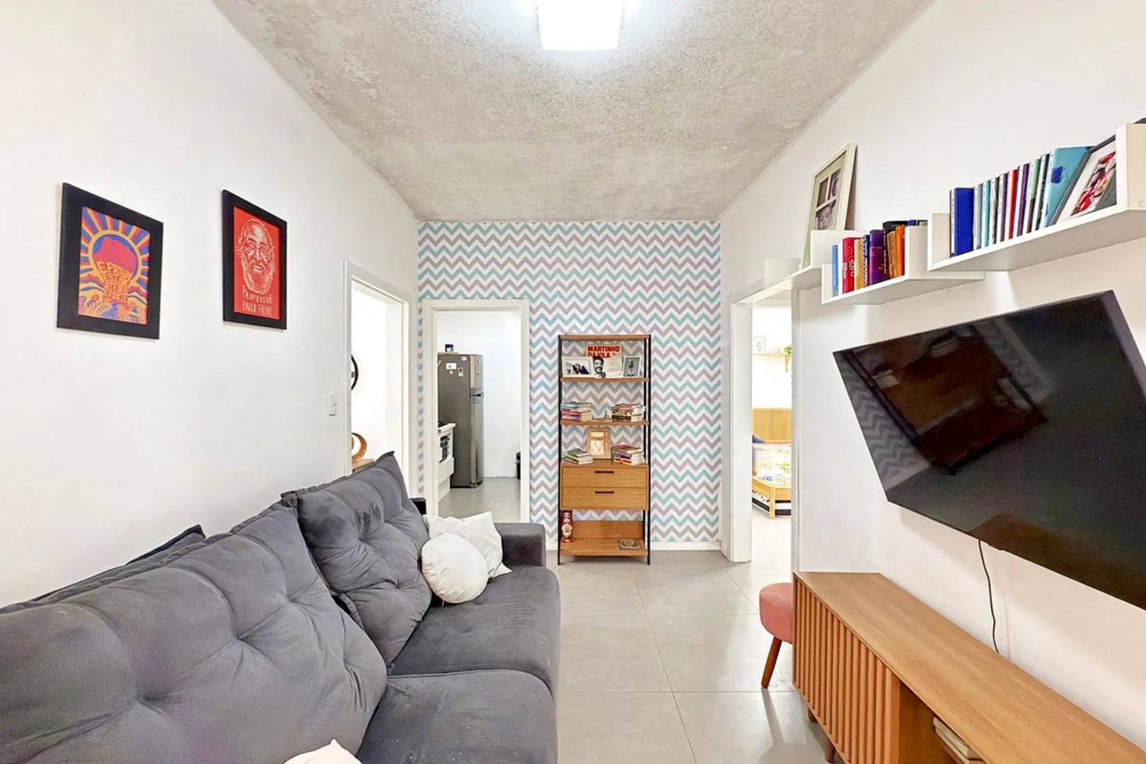 R$ 230.000 - &Oacute;TIMO APARTAMENTO T&Eacute;RREO - 62M2 - 2 DORM - REFORMADO  Porto Alegre - 